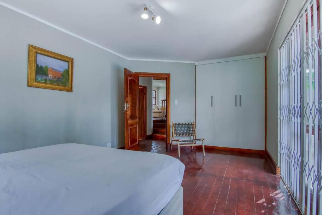 Charming Country Villa Sandton with Back Up Power & Water