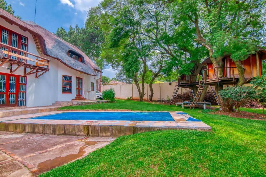 Charming Country Villa Sandton with Back Up Power & Water