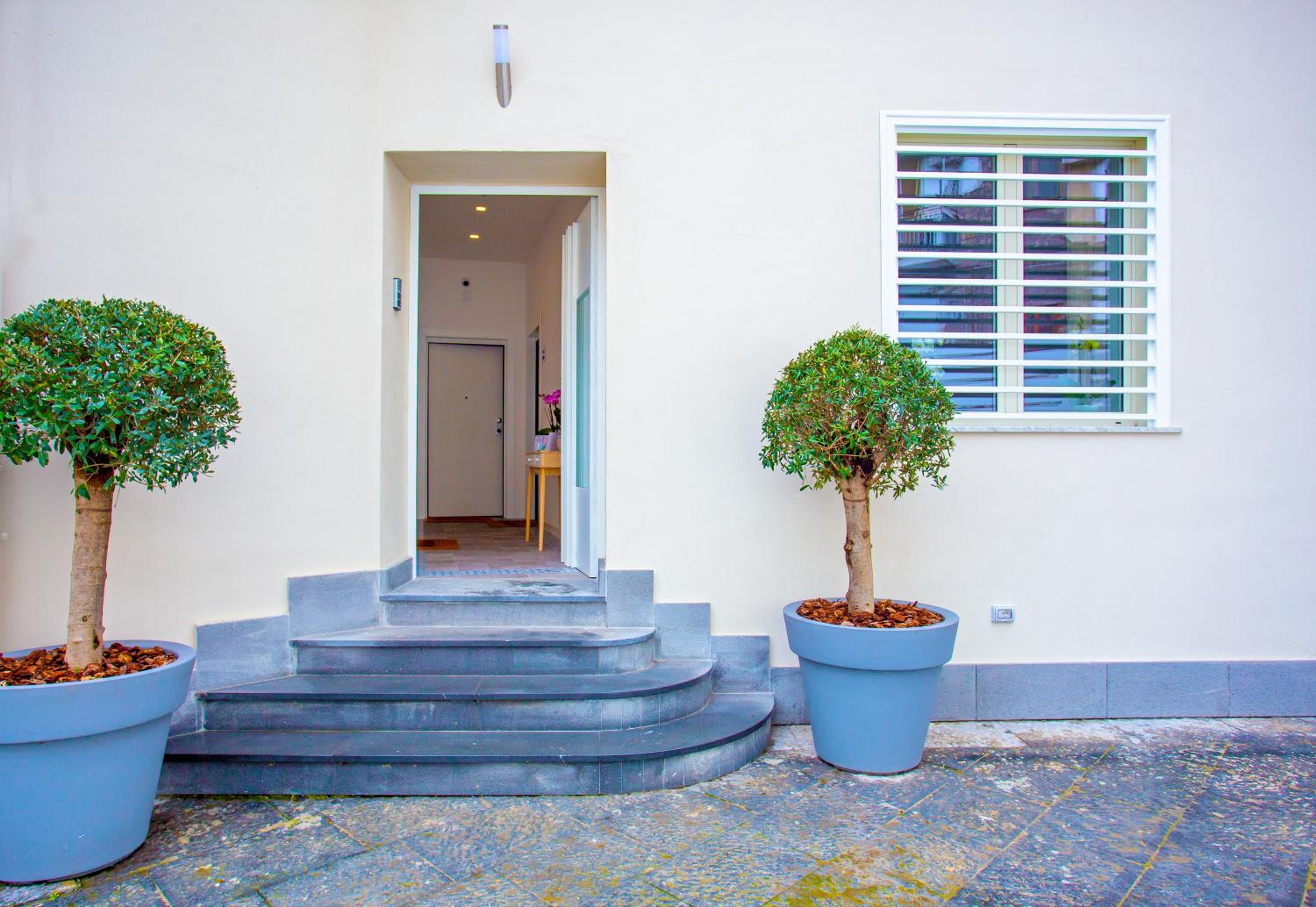 Cosmo 38 Luxury Apartments - Free Parking