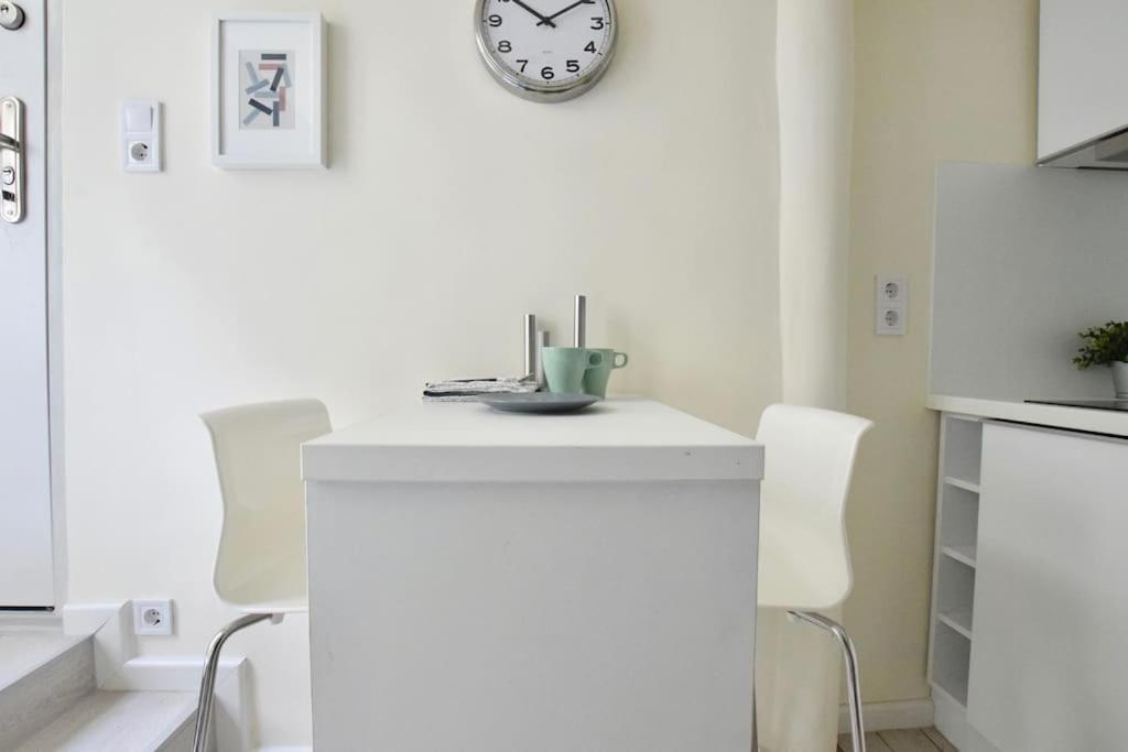 Budget Apartment by Hi5- Mini Studio view 2