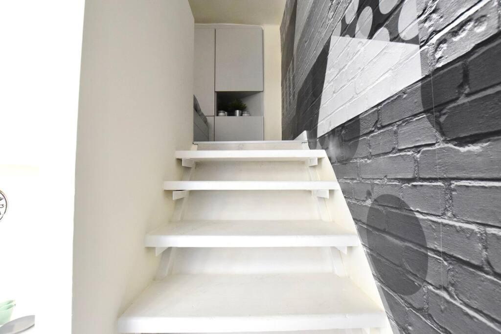 Budget Apartment by Hi5- Mini Studio view 5