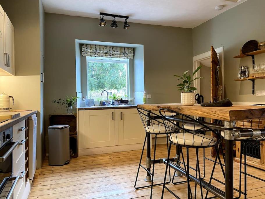 Charming, rustic & well equipped garden cottage view 2