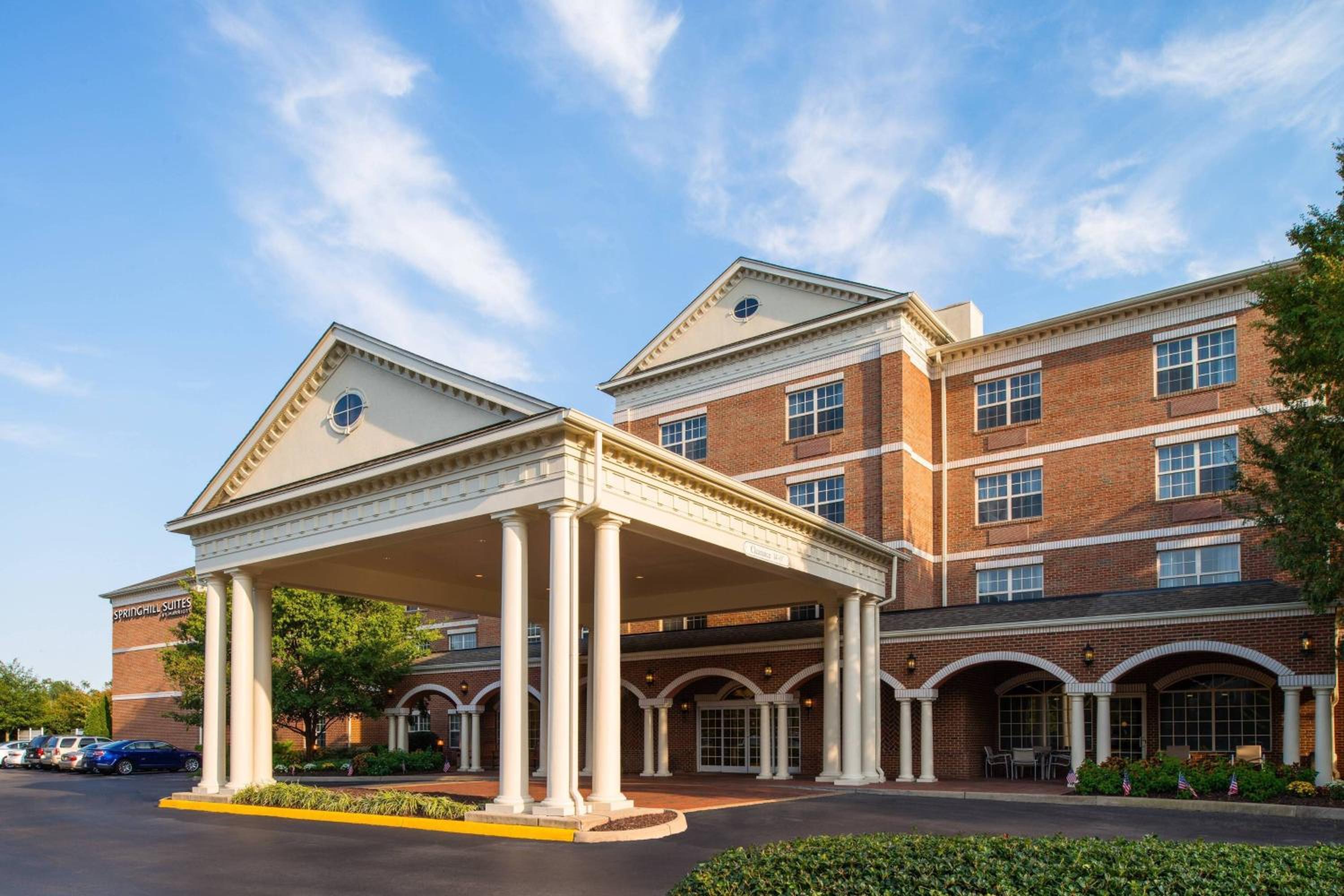 Hotel SpringHill Suites by Marriott Williamsburg - Image 1