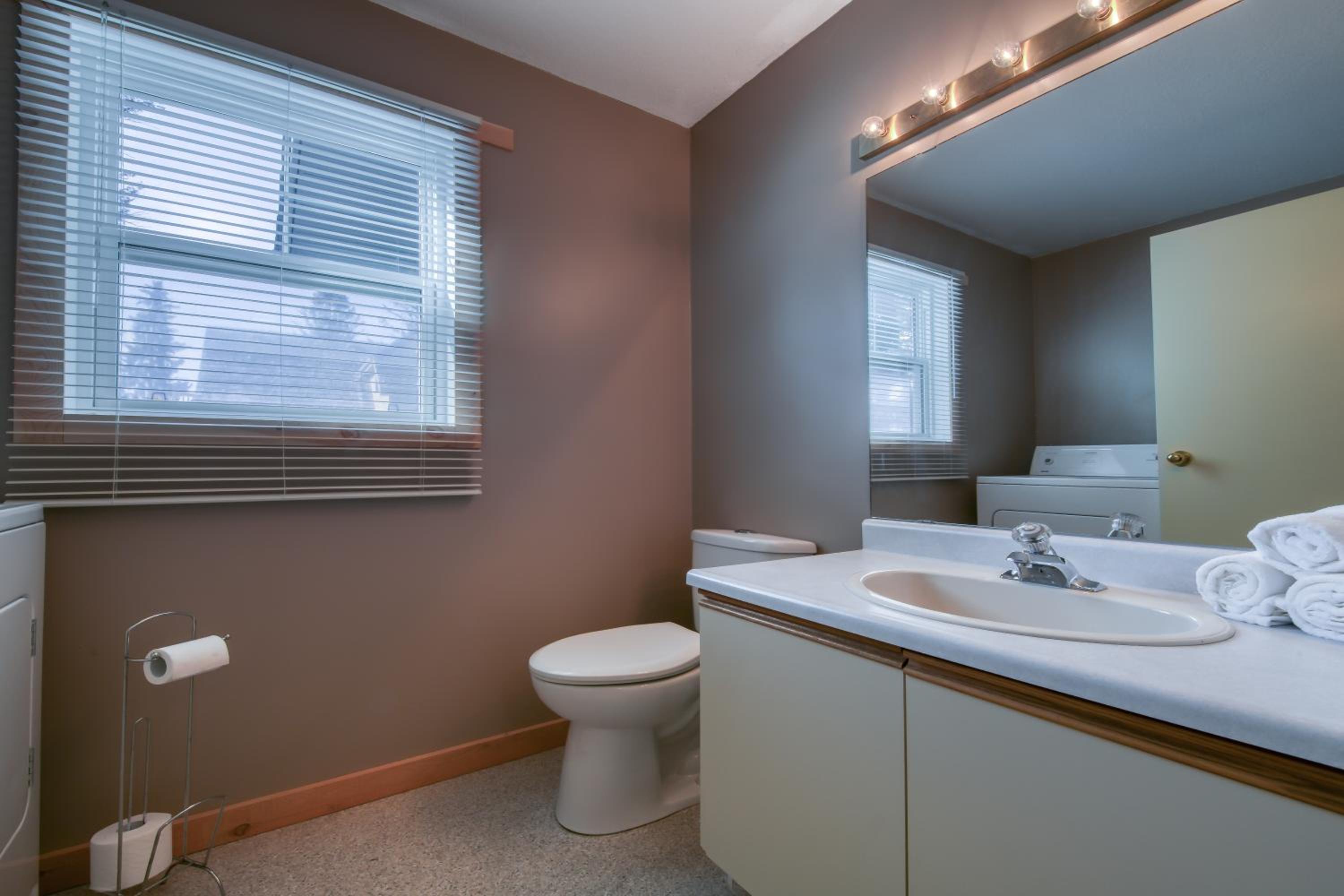 Fairmont Hot Springs, 3 Bedroom Vacation Home