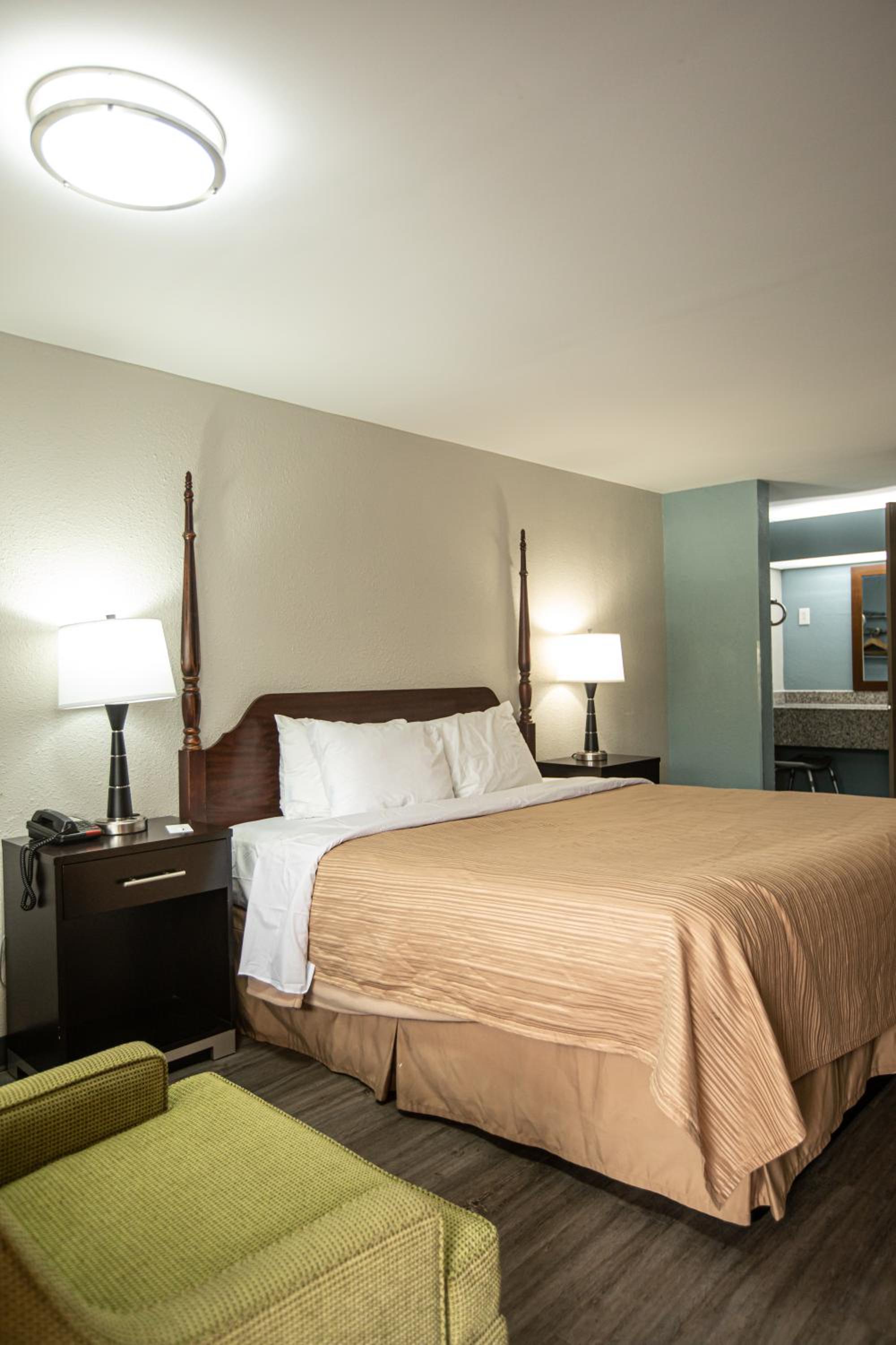 Knights Inn Mount Airy view 4