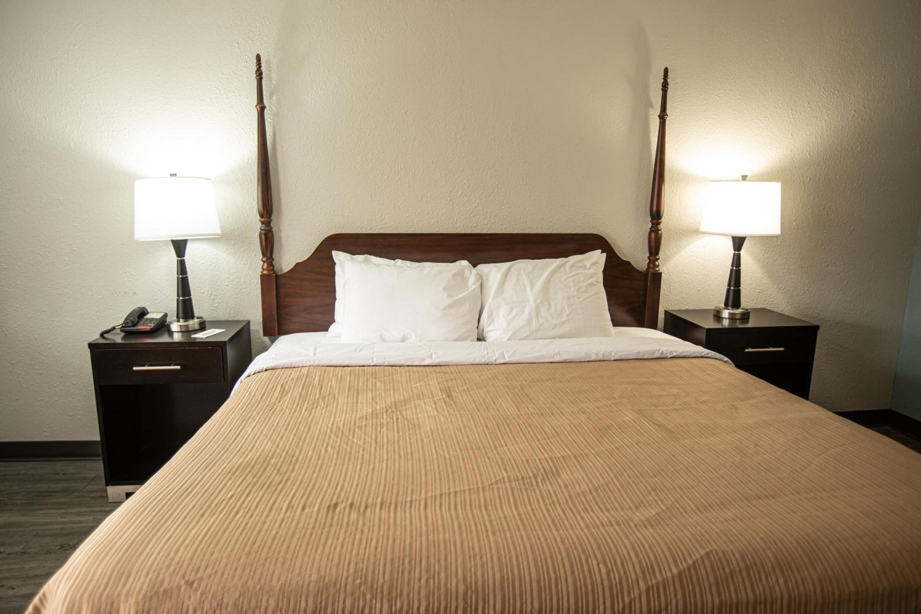 Knights Inn Mount Airy view 5
