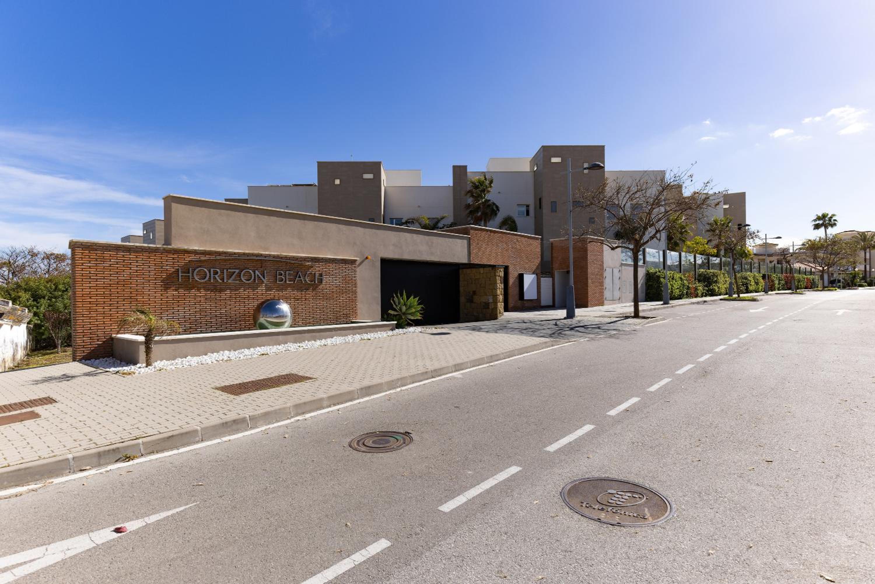 Modern frontline beach - Estepona
