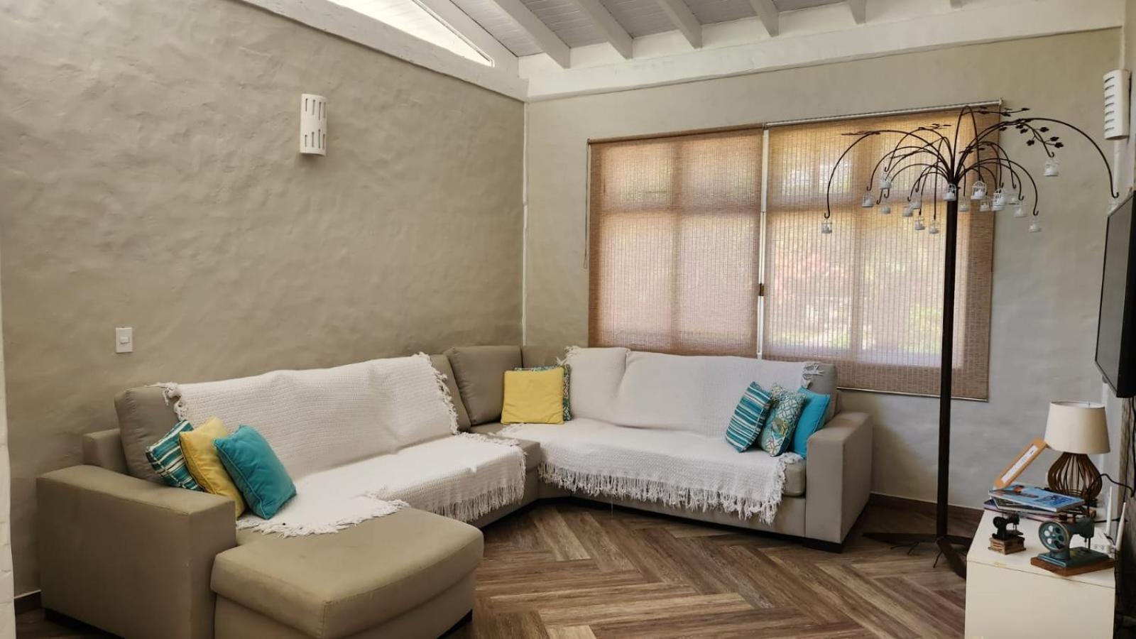 Linda Casa Praia de Pauba em condominio