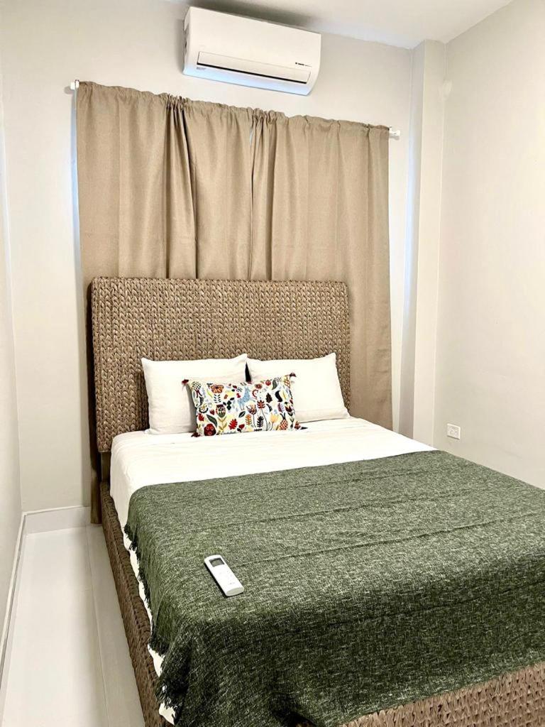 Luxurious Beachside 3-Br Apt view 5