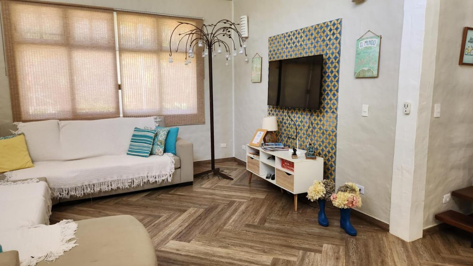 Linda Casa Praia de Pauba em condominio