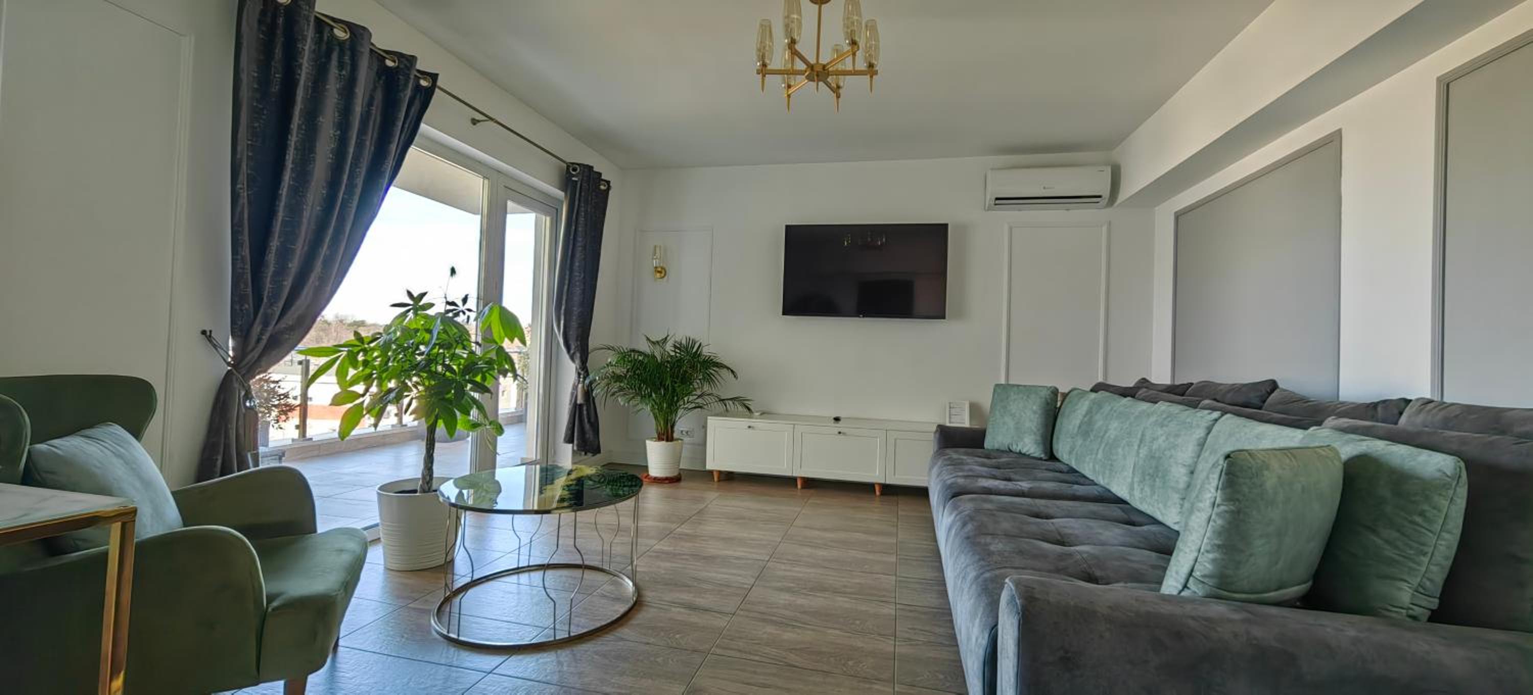 Luxury apartment private parking self check-in54 view 3
