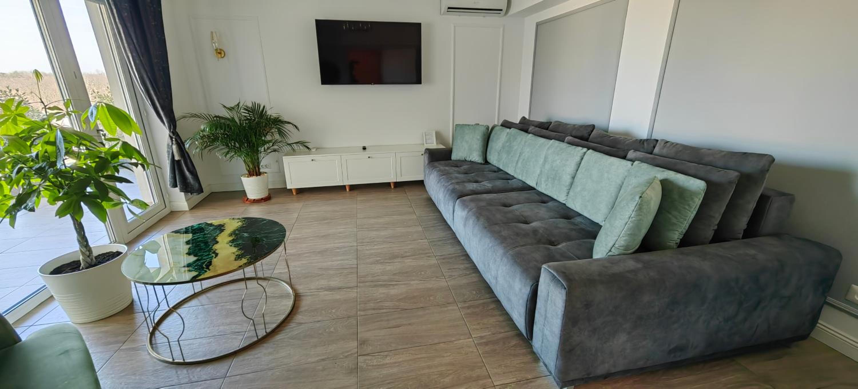 Luxury apartment private parking self check-in54 view 4