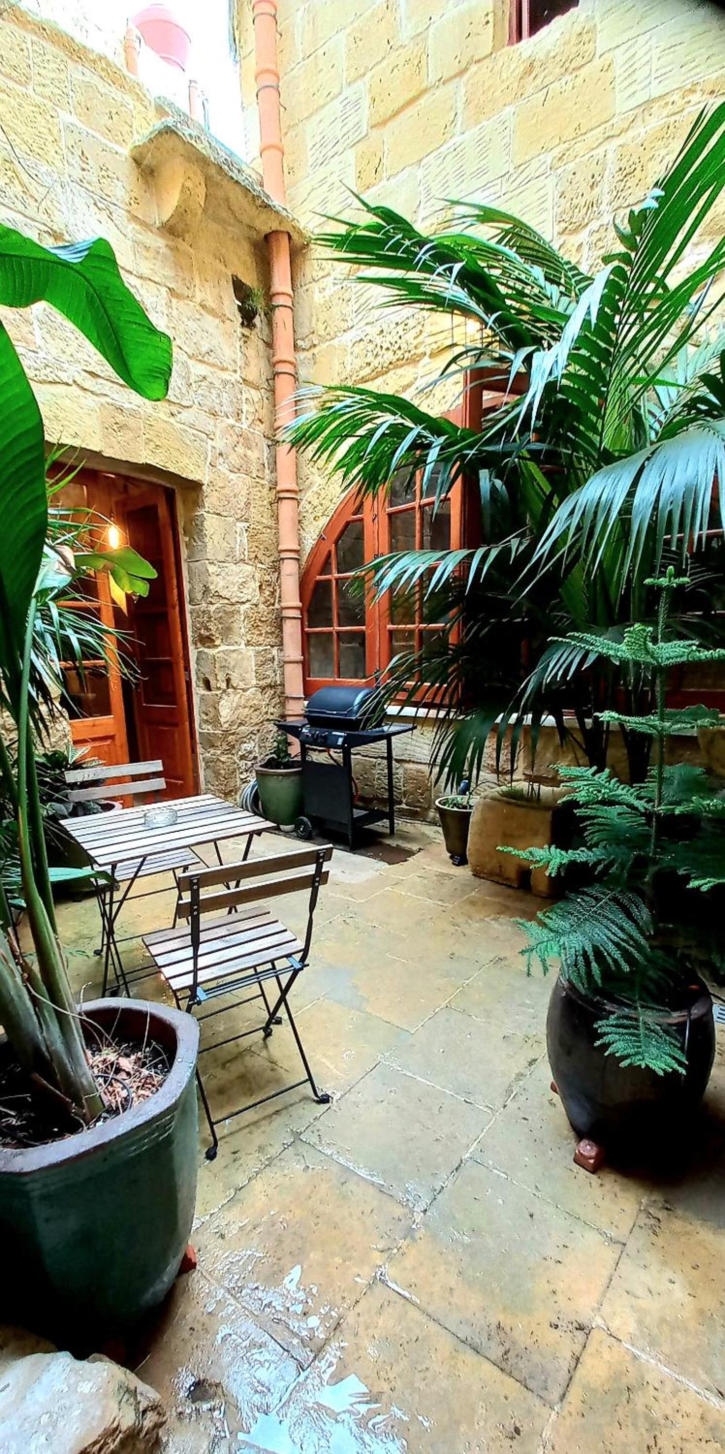 Il Mithna farmhouse with indoor heated jacuzzi pool view 3