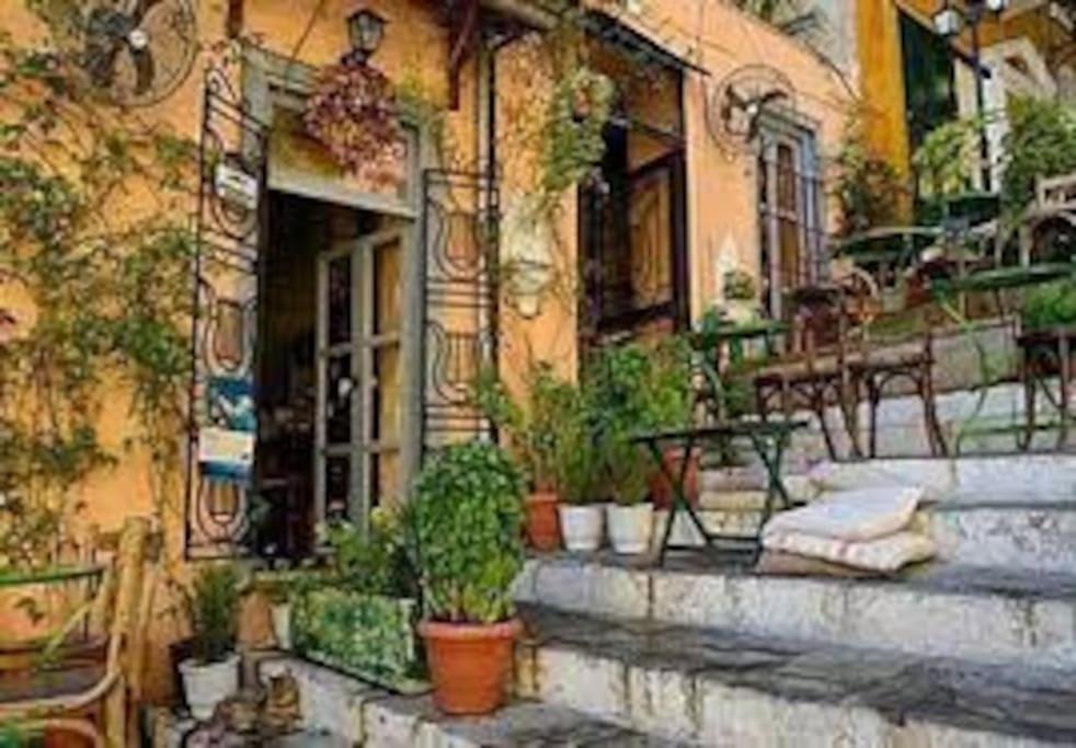 Staying besides Acropolis!