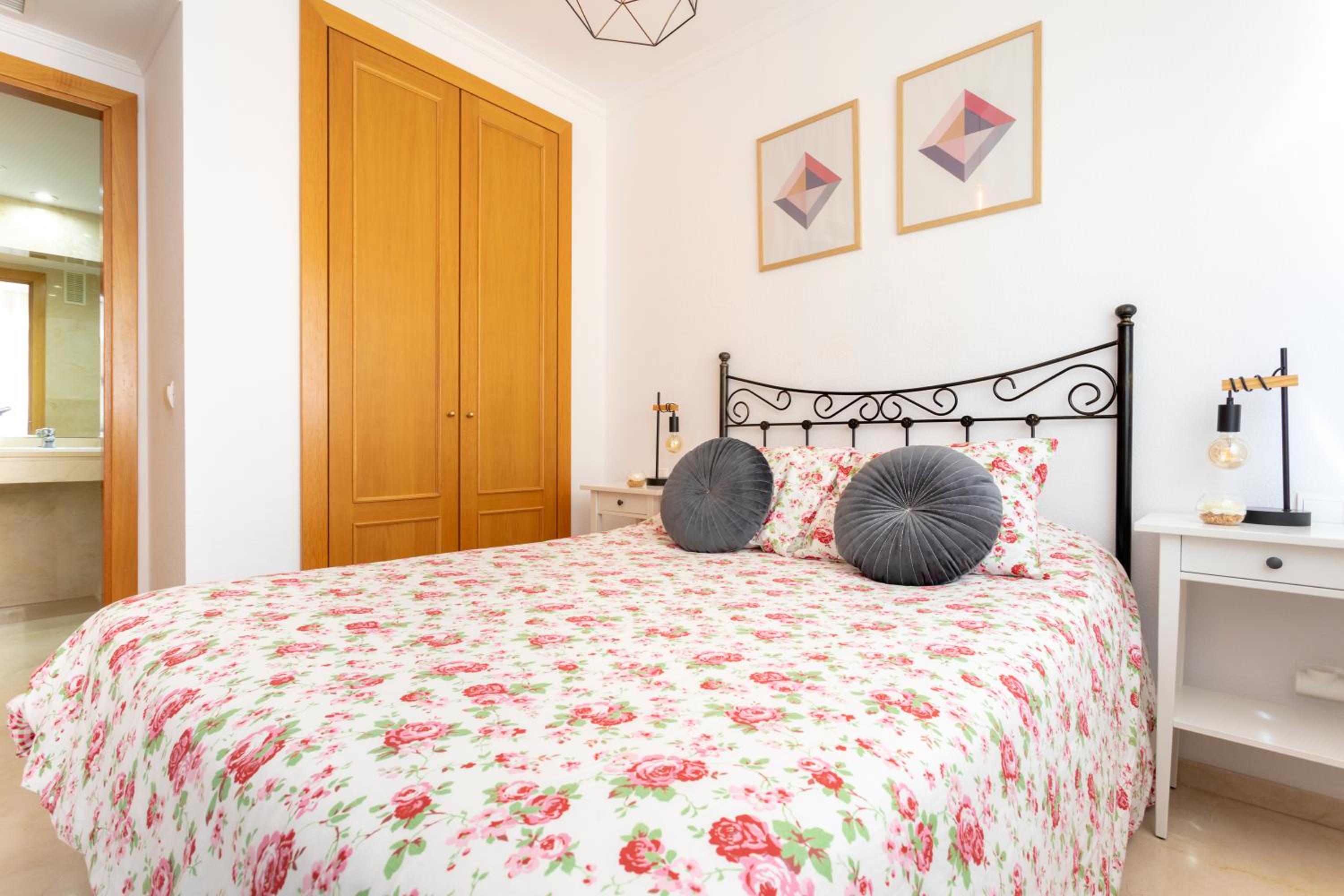 Araucaria Garden & Parking