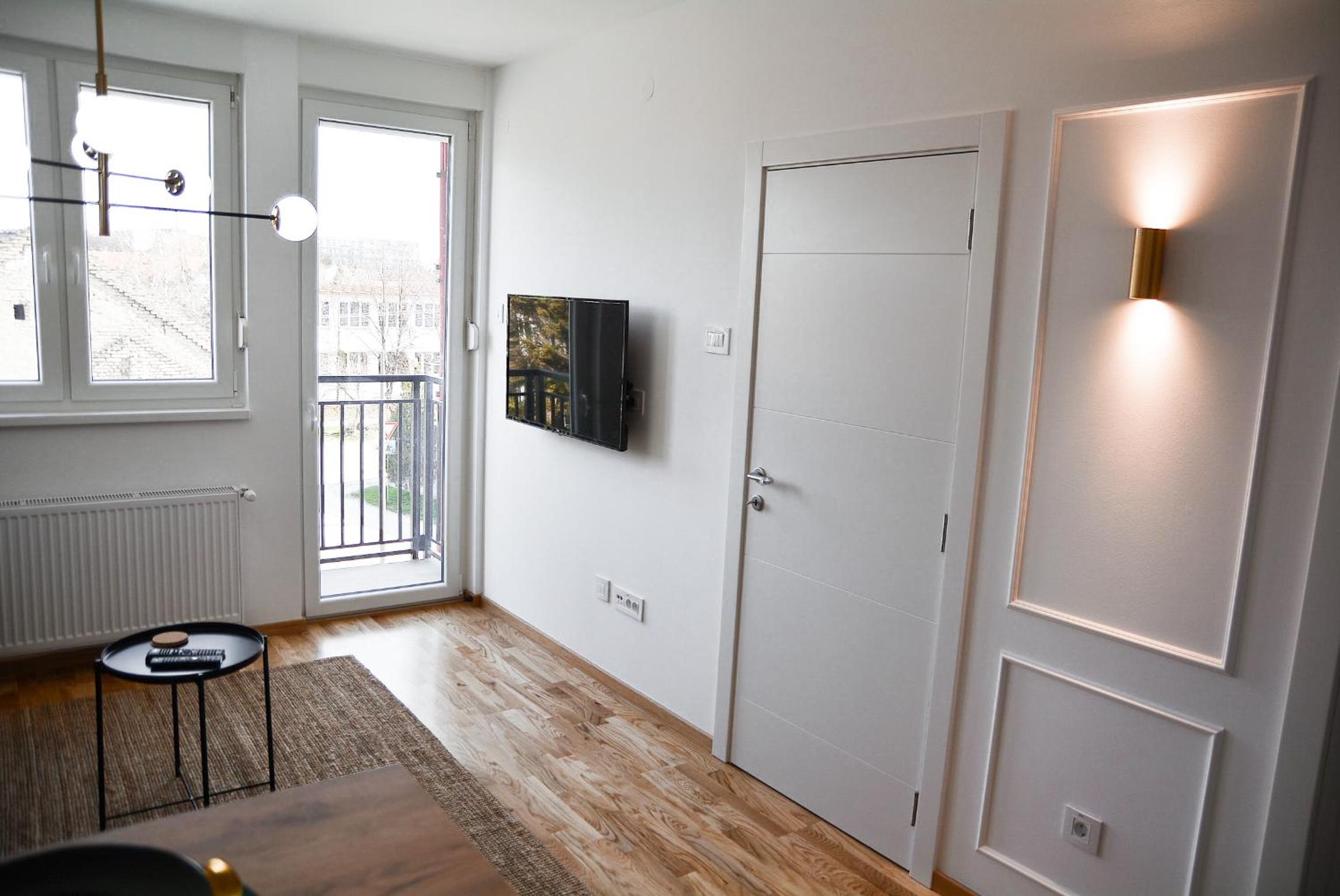 CROWN apartment