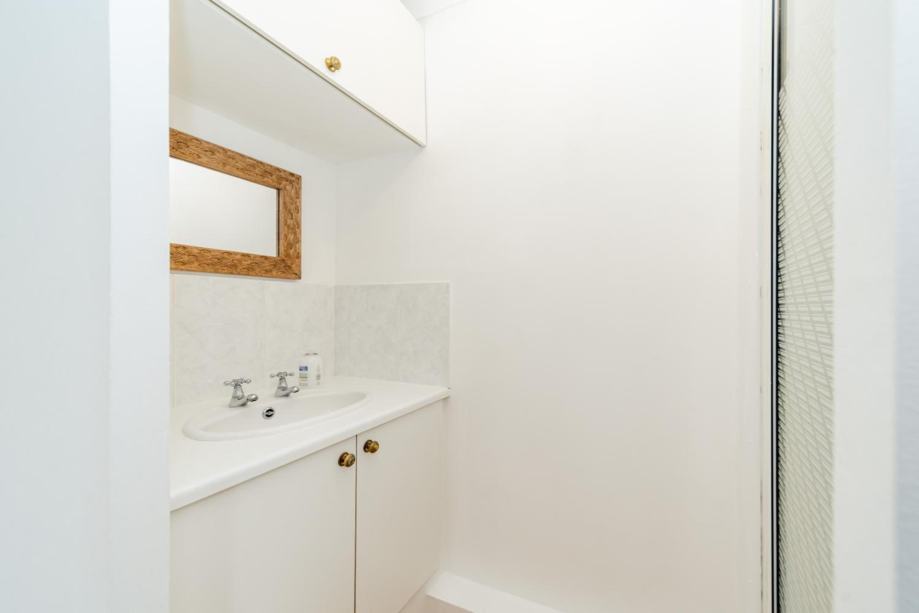 FLASH SALE Free Parking I Next to Brighton Beach I 2 Bedroom Mews House
