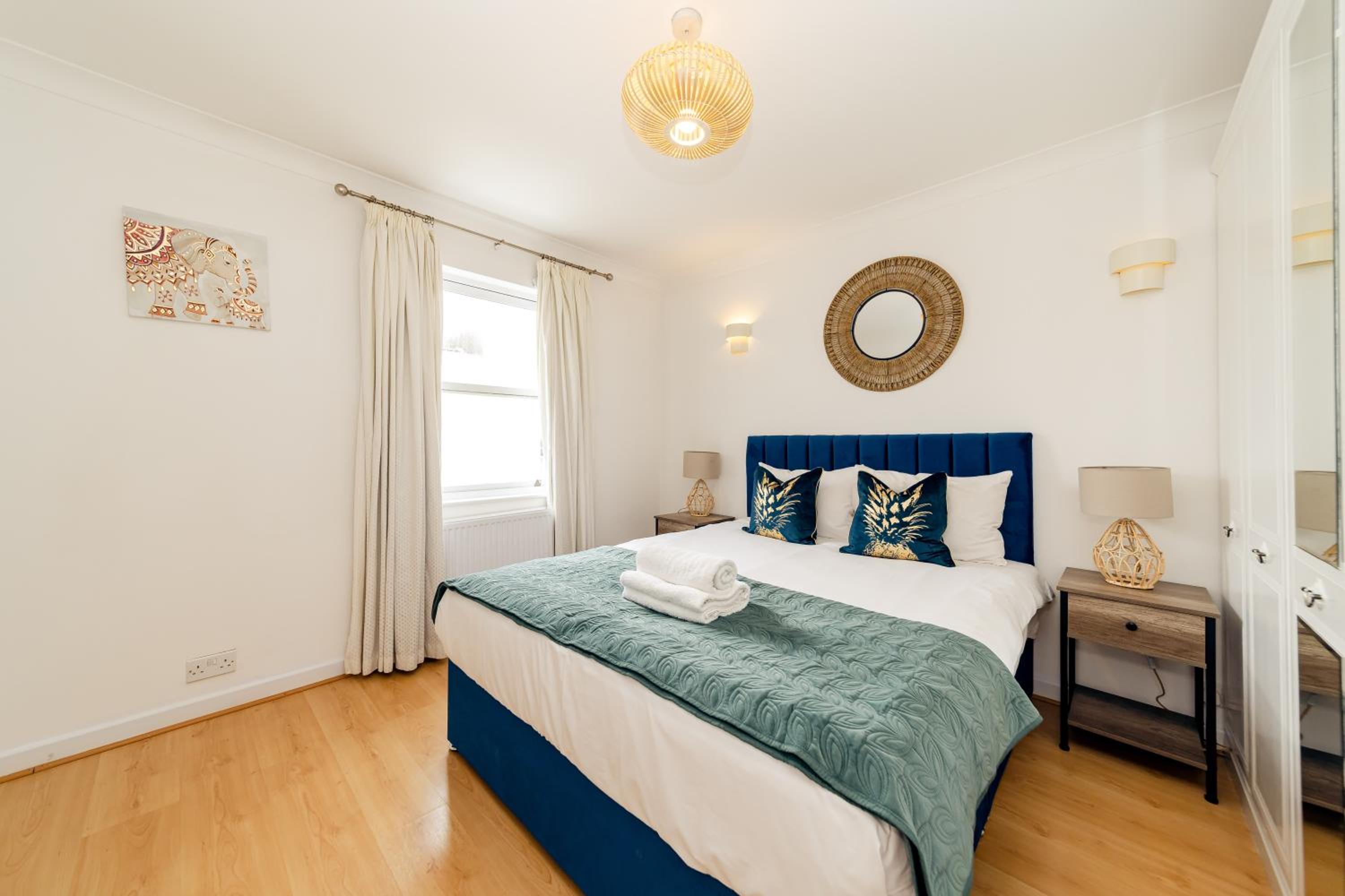 FLASH SALE Free Parking I Next to Brighton Beach I 2 Bedroom Mews House