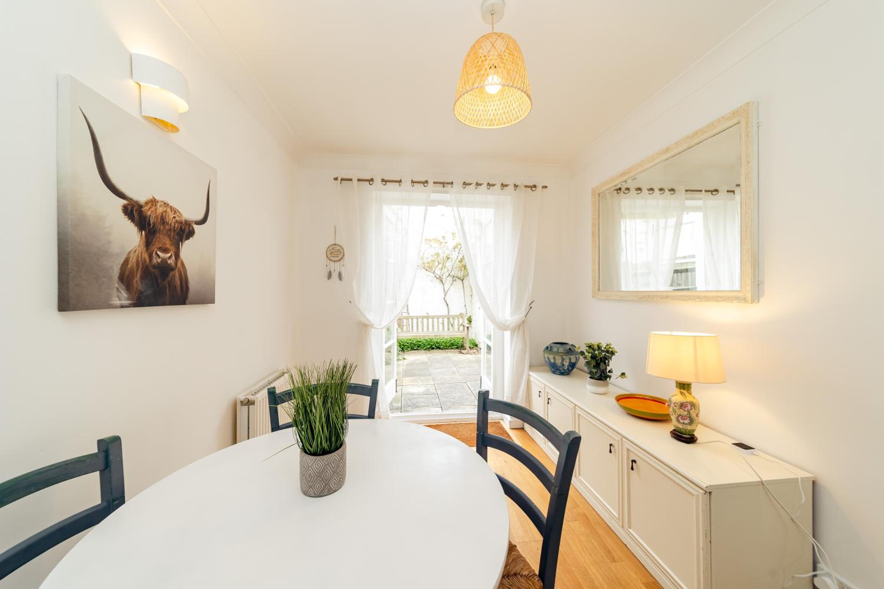 FLASH SALE Free Parking I Next to Brighton Beach I 2 Bedroom Mews House