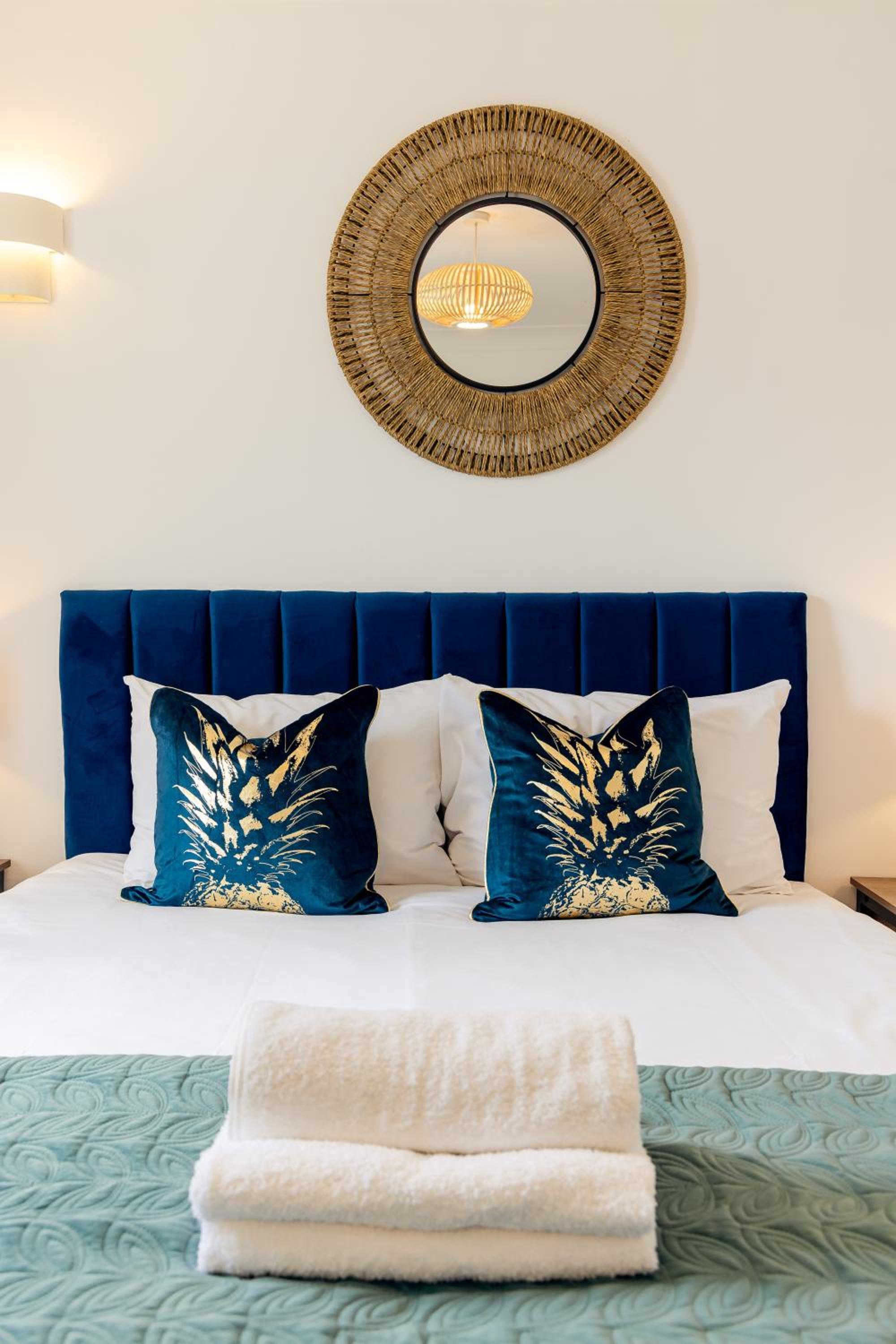 FLASH SALE Free Parking I Next to Brighton Beach I 2 Bedroom Mews House