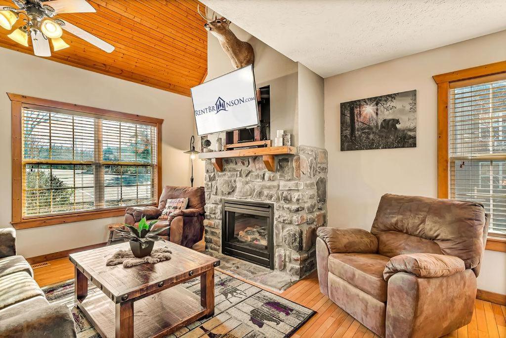 Branson Vacations - Bear Cabin Getaway - Property Image 1