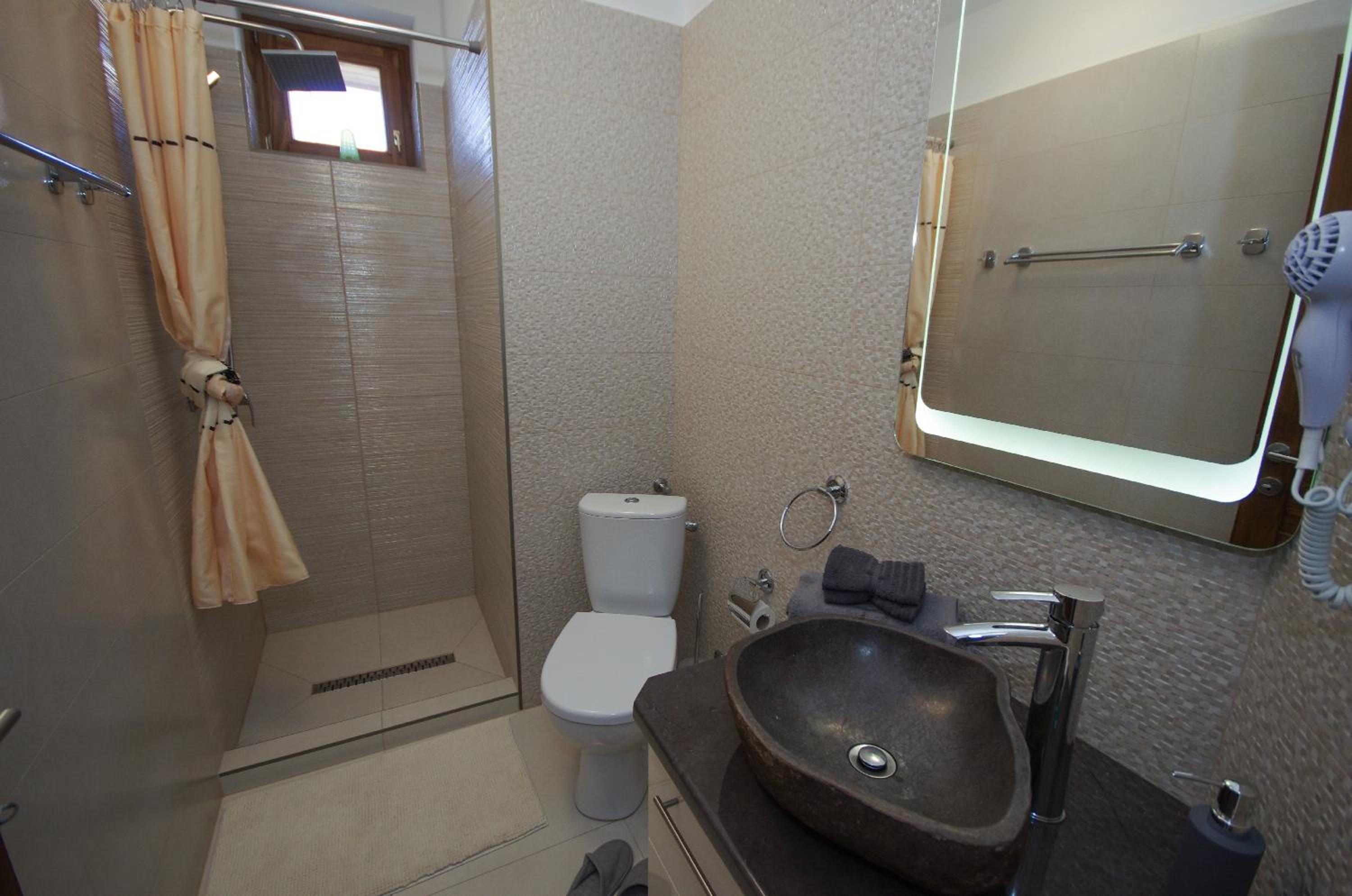Paradiso Apartmanház