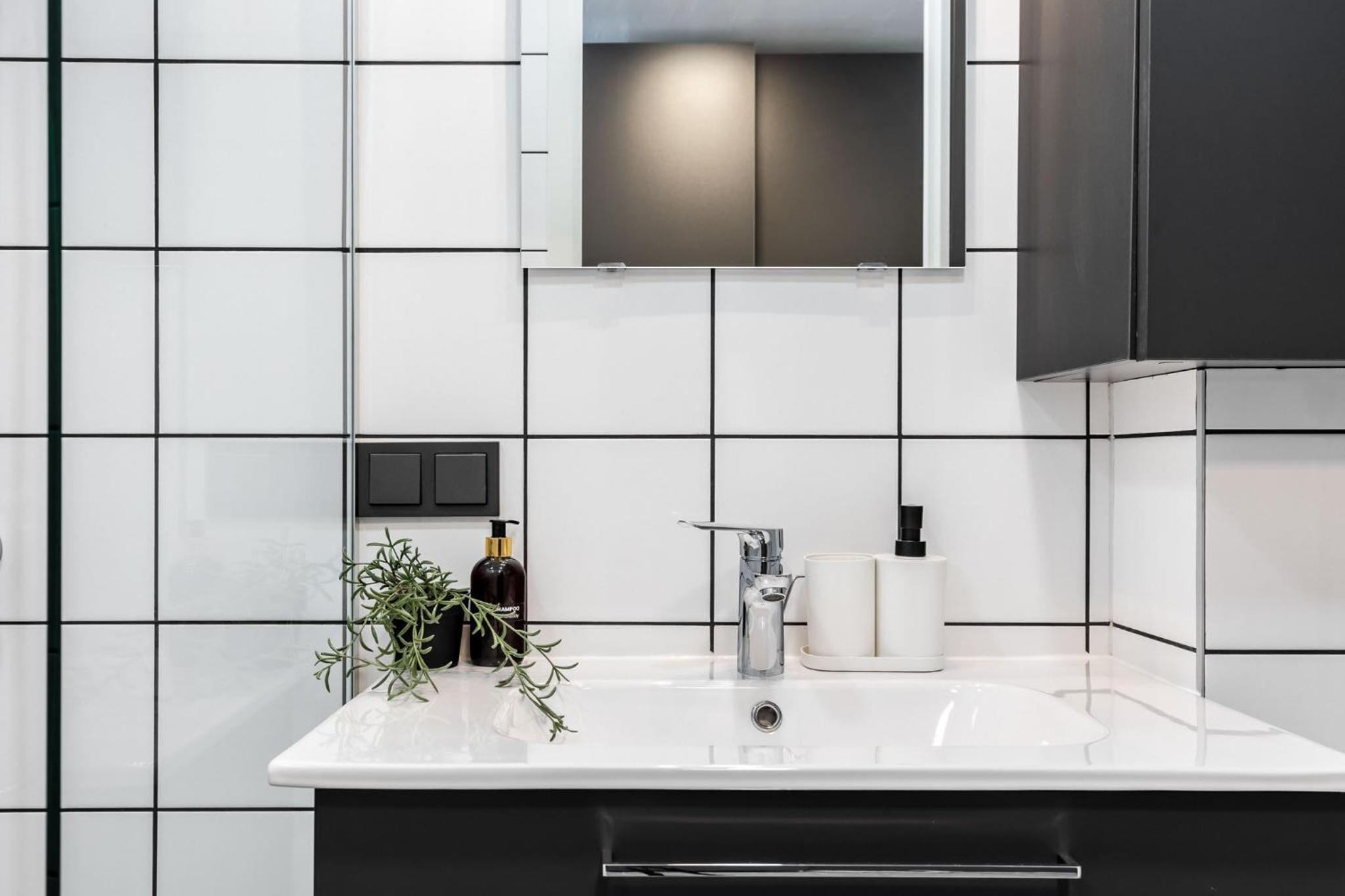 River To The City - Studio 7b Apartment