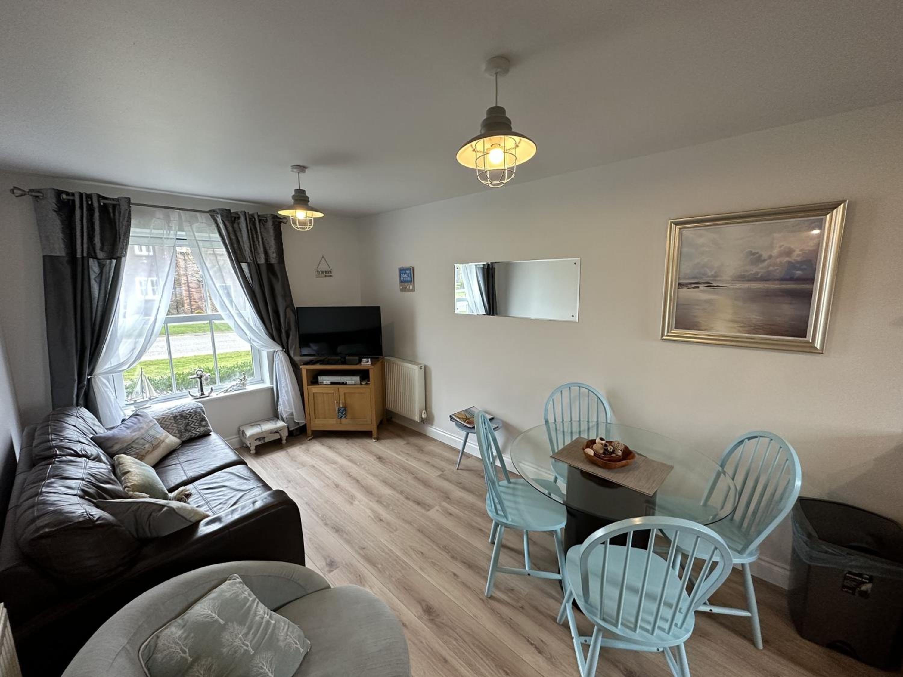Seascape Apartment - Part of the The Bay Filey Holiday Village with pool, gym and direct beach access, pub, restaurant, tennis and meadows walks