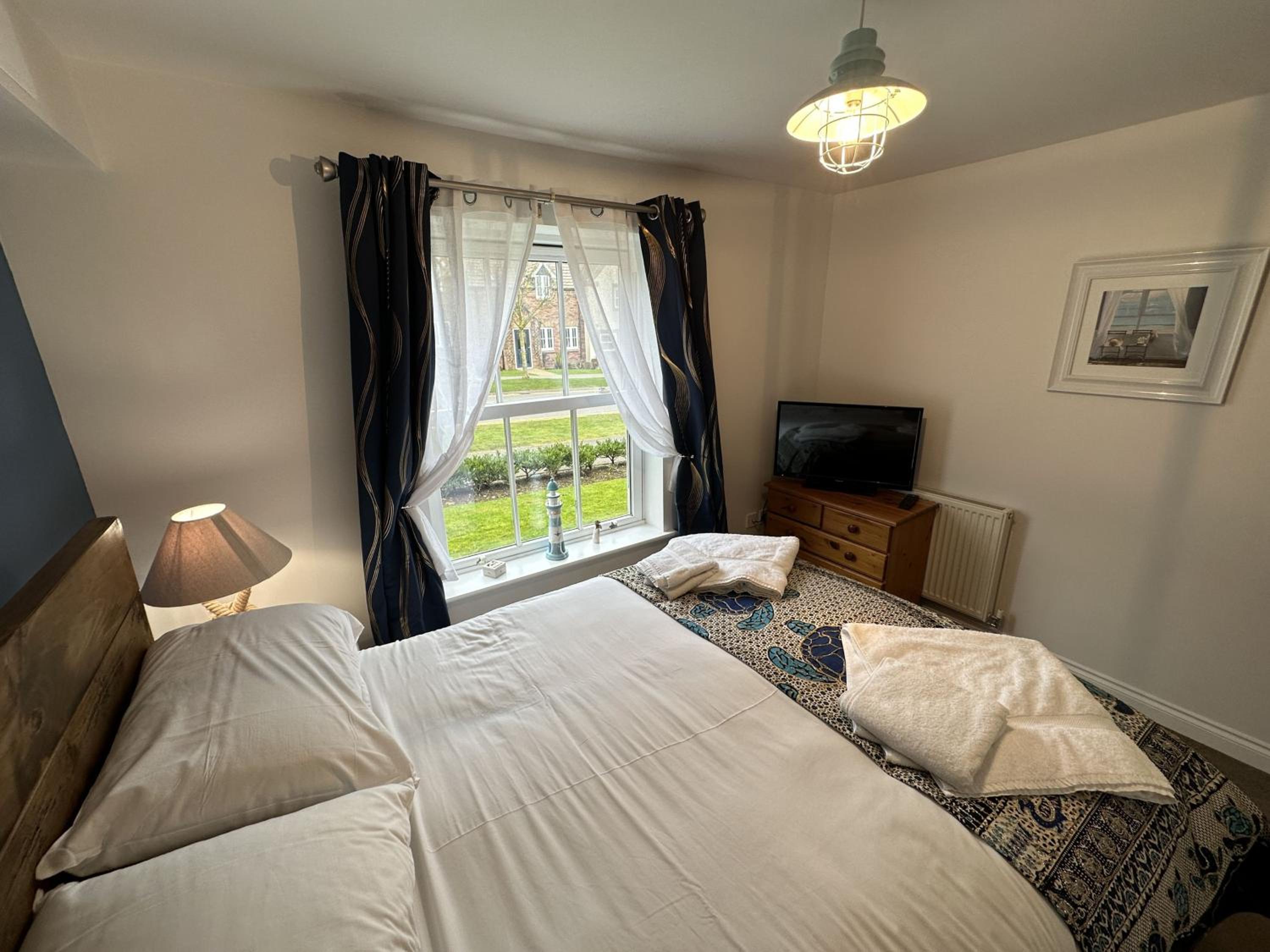 Seascape Apartment - Part of the The Bay Filey Holiday Village with pool, gym and direct beach access, pub, restaurant, tennis and meadows walks