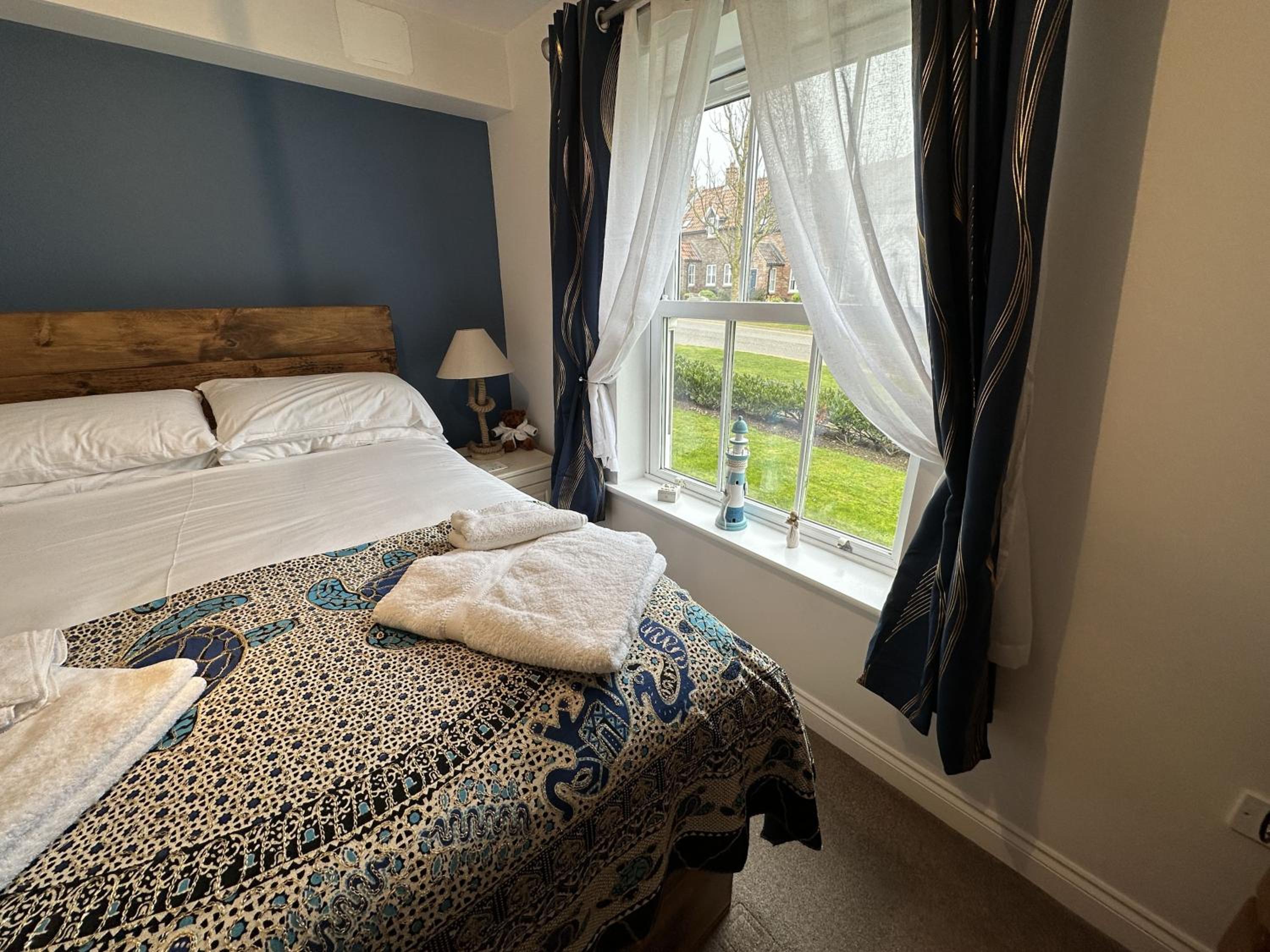 Seascape Apartment - Part of the The Bay Filey Holiday Village with pool, gym and direct beach access, pub, restaurant, tennis and meadows walks