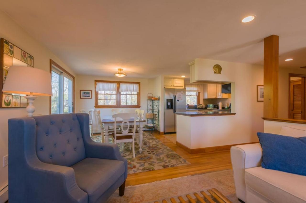 Beach Dreams: Ocean Views Room for All view 4