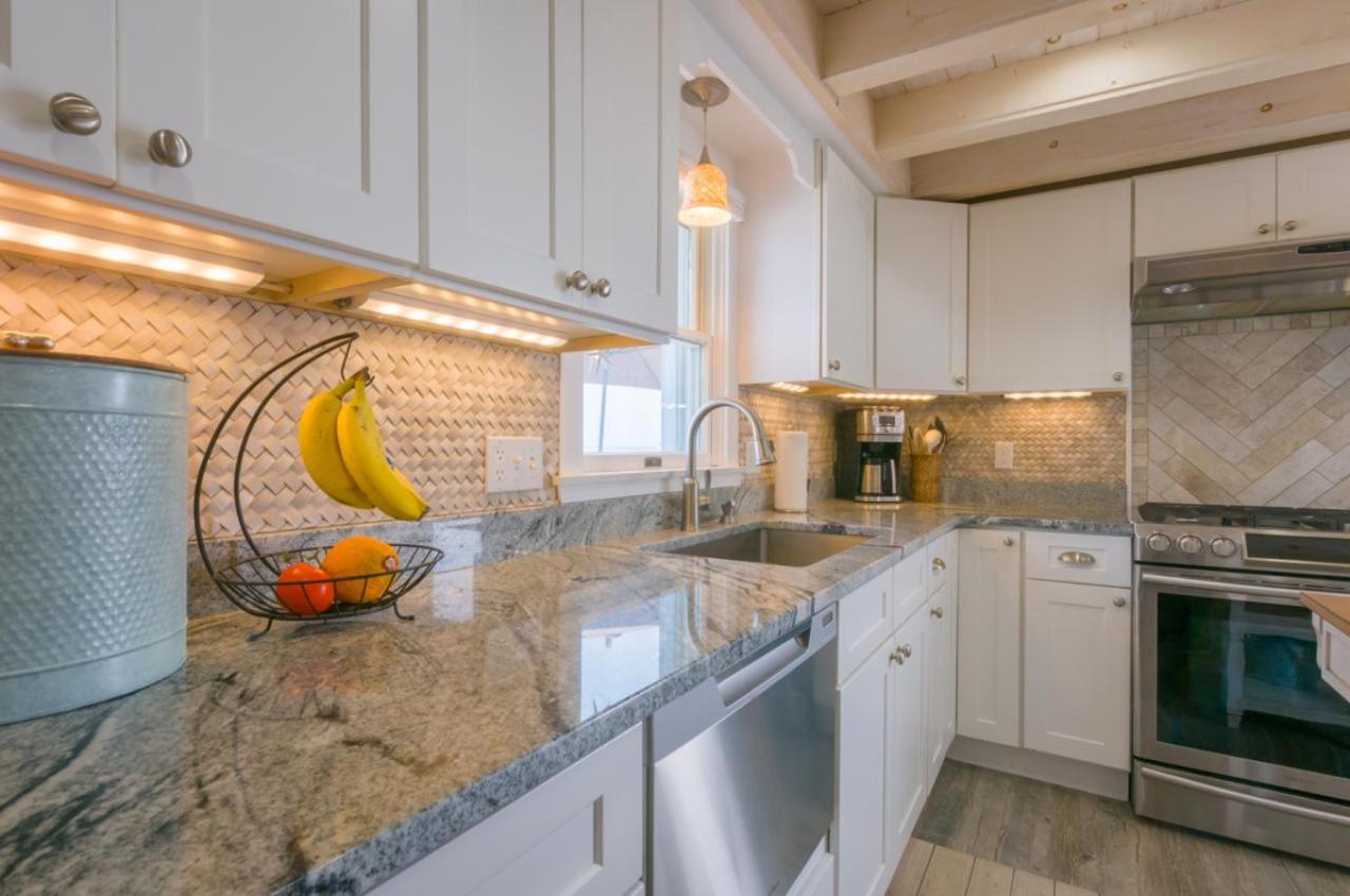 Cozy Sagamore Beach Cottage w/ Modern Comforts view 2