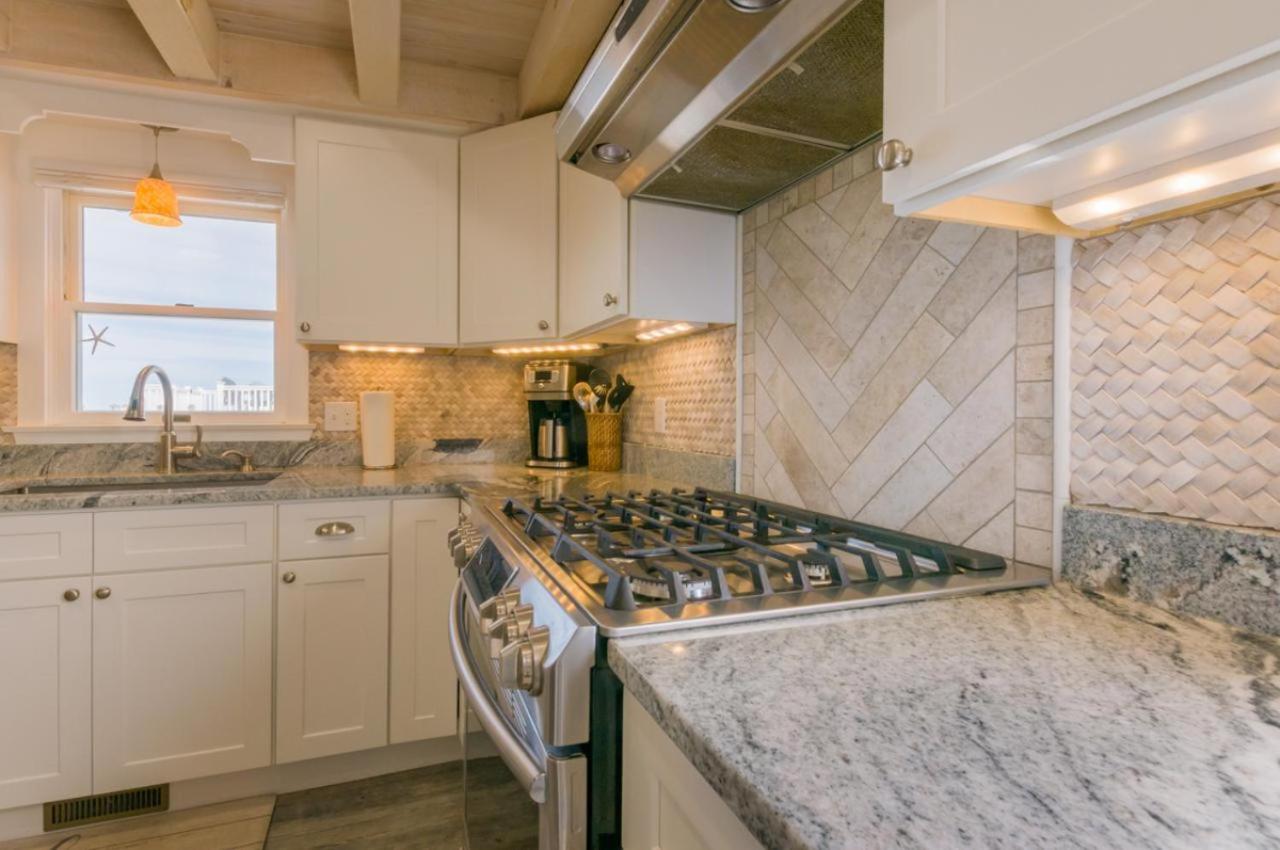 Cozy Sagamore Beach Cottage w/ Modern Comforts view 4
