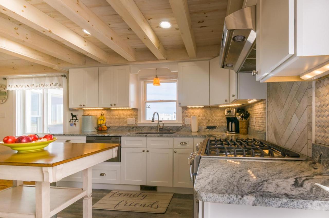 Cozy Sagamore Beach Cottage w/ Modern Comforts view 5