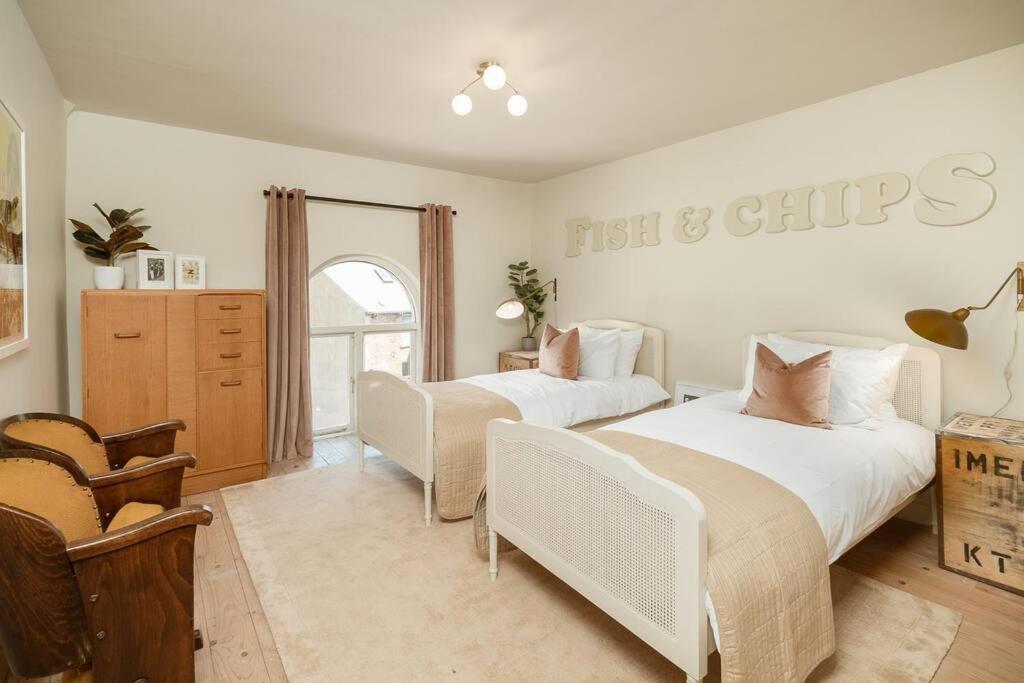 Stylish Seaside home with King beds and parking view 2