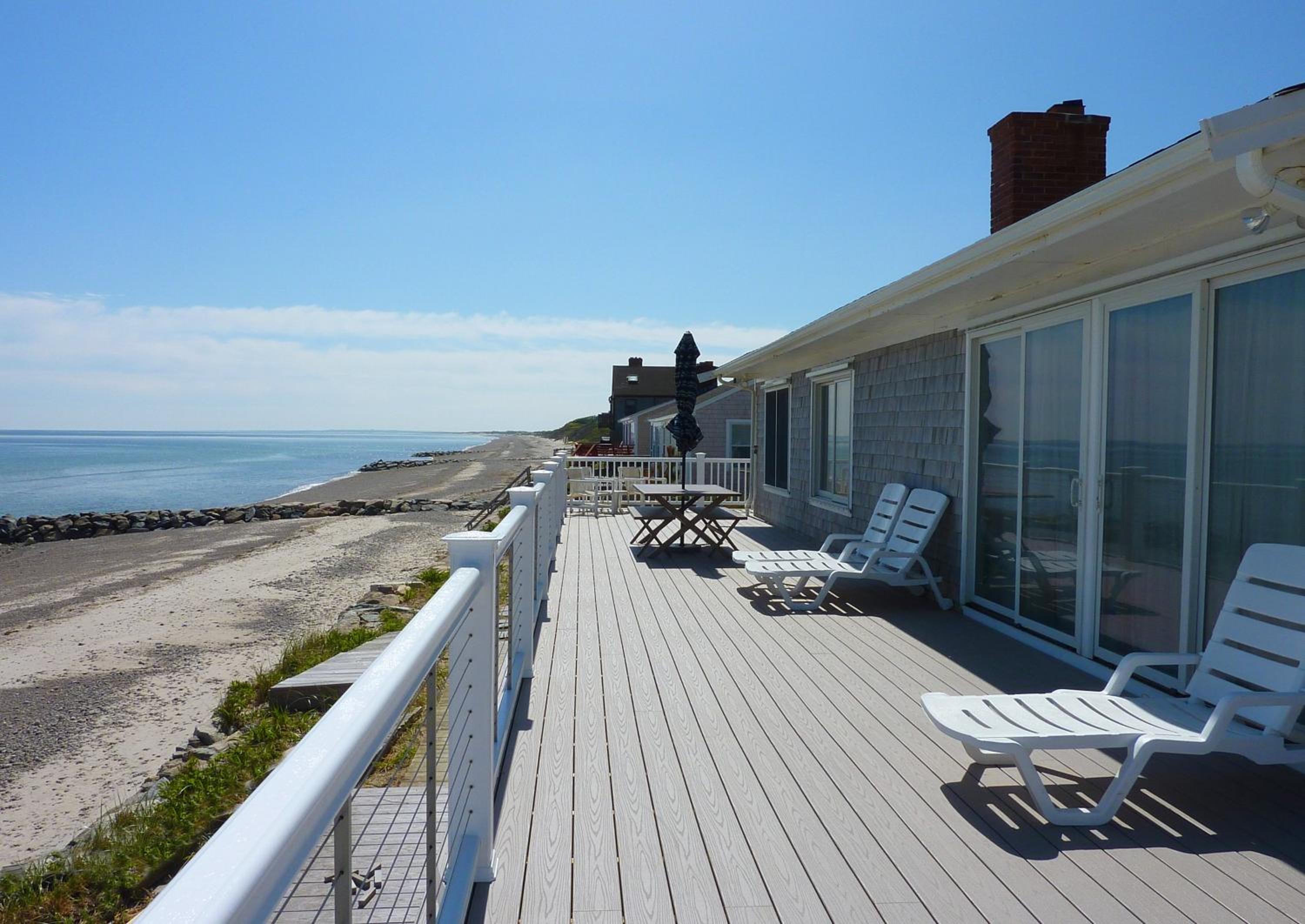 Oceanfront on Association Beach Unobstructed Views of Cape Cod Bay AC WIFI