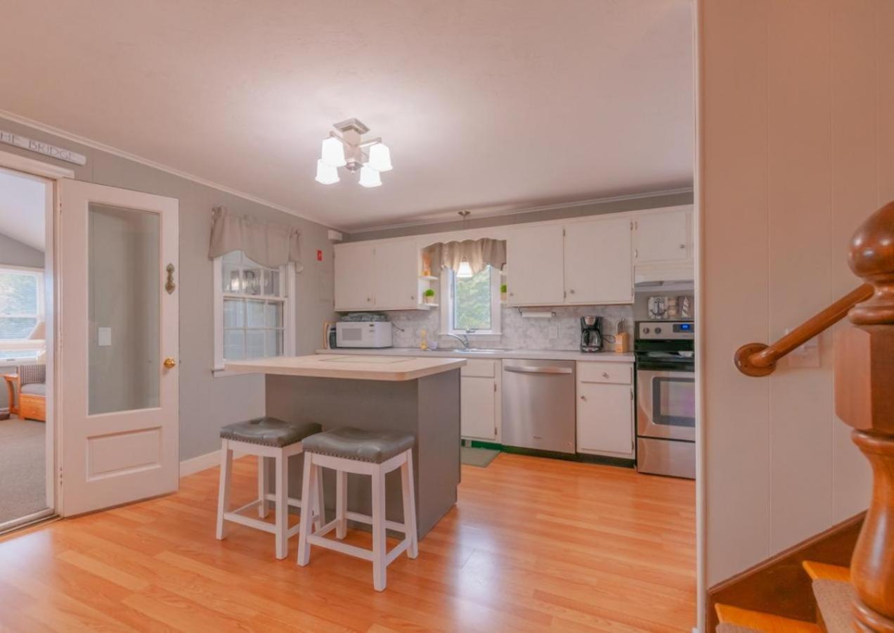 29 North Shore Boulevard Extension East Sandwich - - Cape Cod view 2