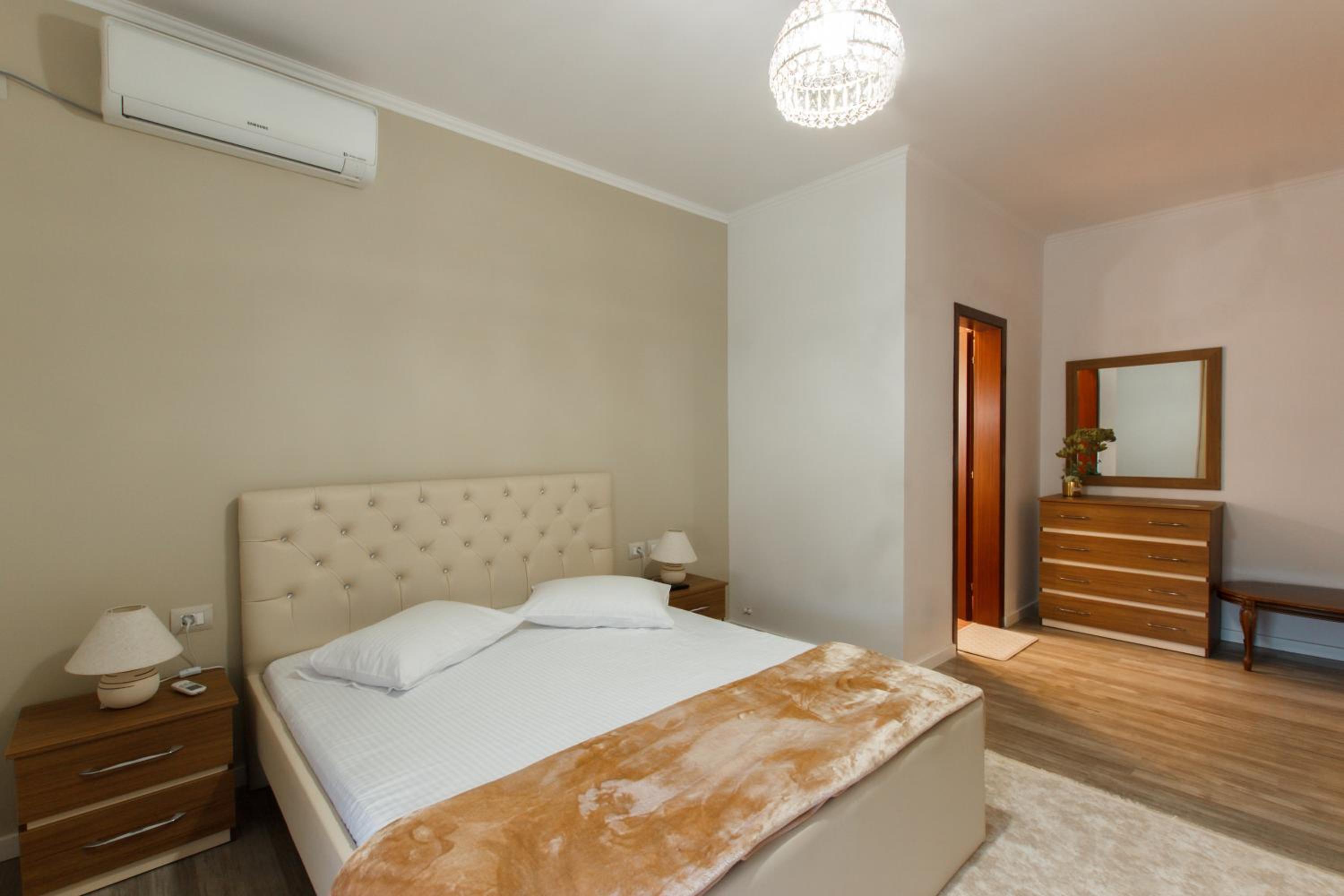 The Luxe Apartments