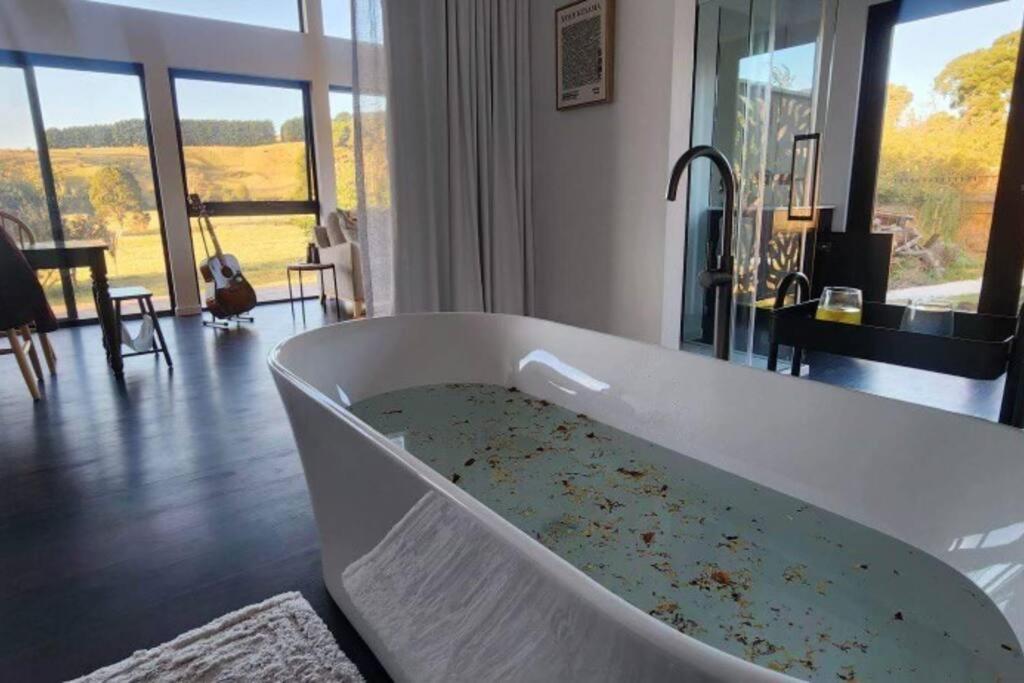 Shibui Lilydale Luxury Romance