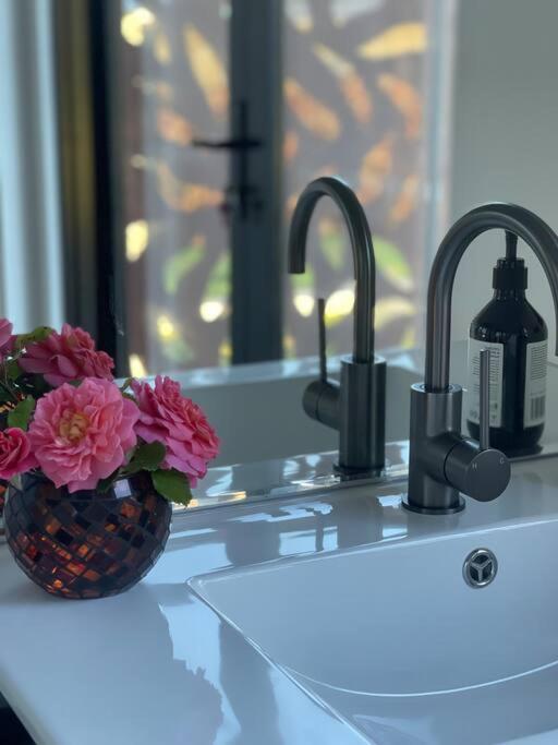 Shibui Lilydale Luxury Romance
