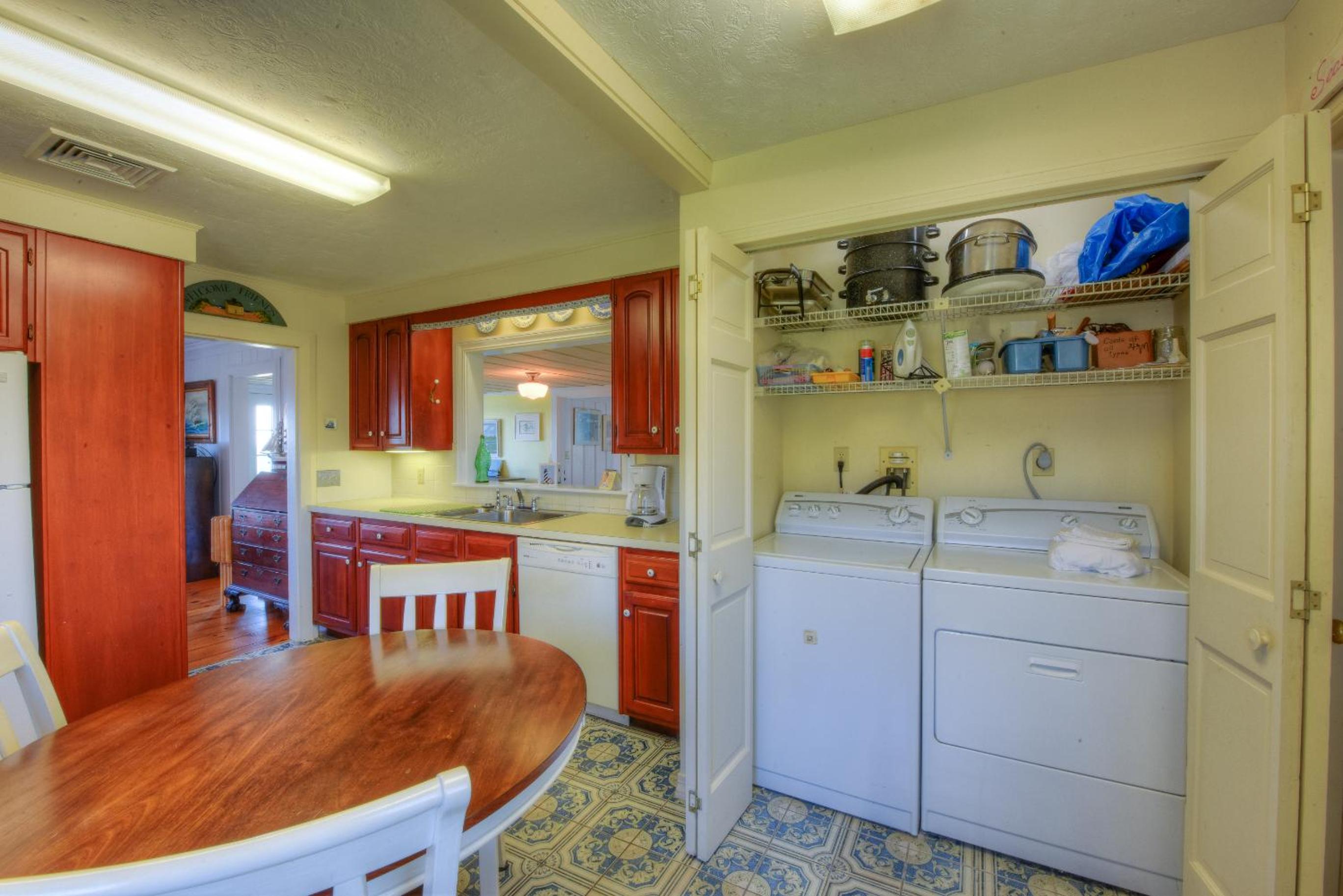 Charming Cape Cottage—Ocean Views Private Beach view 4