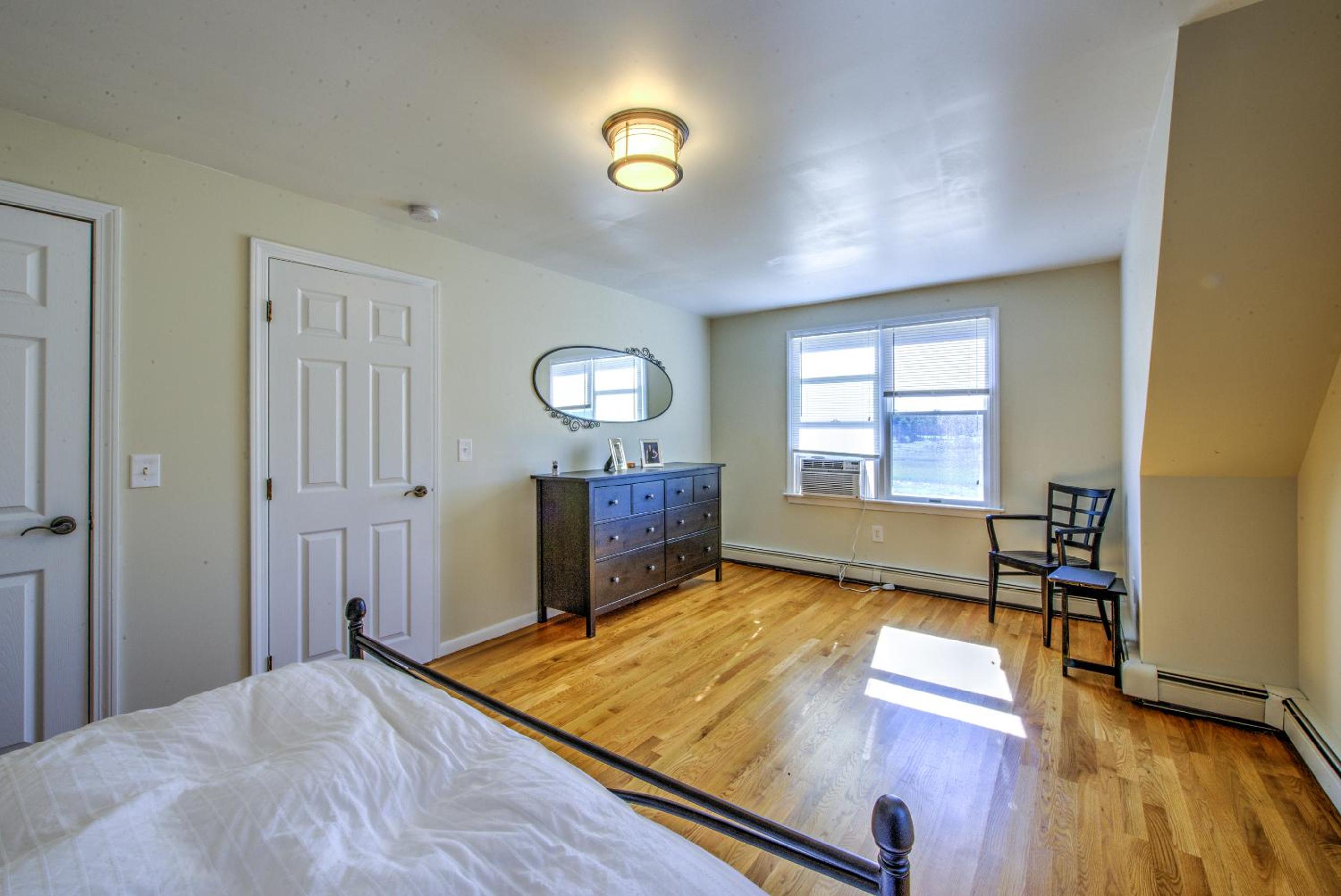 Spacious Coastal Cape—Beach Kayak Access view 5