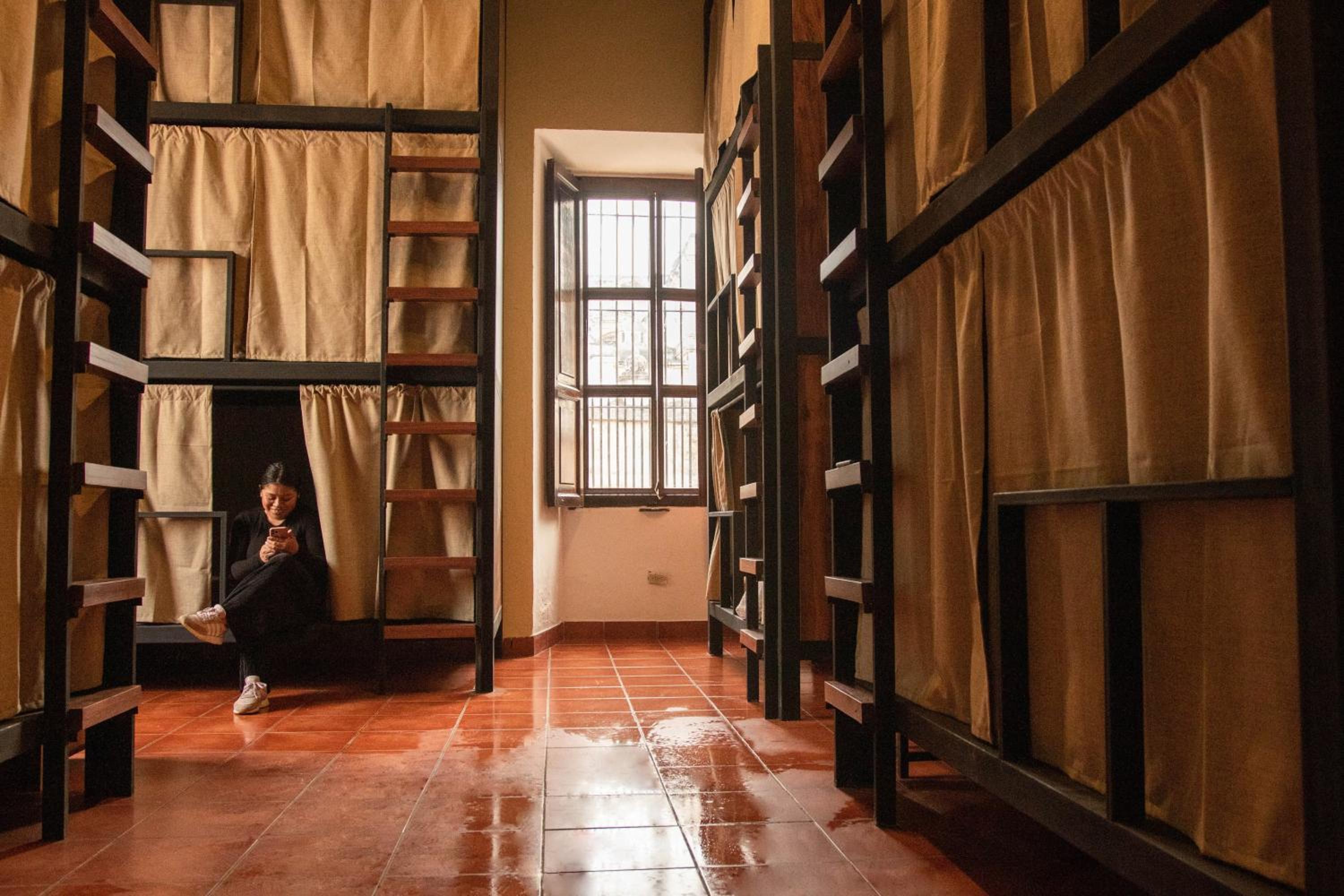Flore Hostel