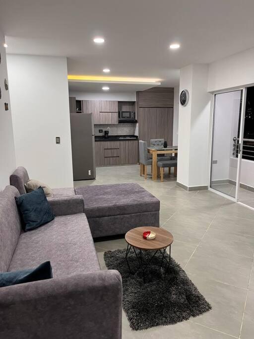Hermoso y amplio apartamento en Guatapé