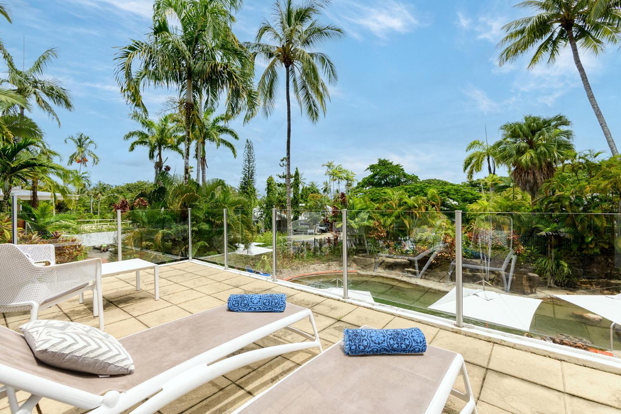 Seascape Holidays at Club Tropical