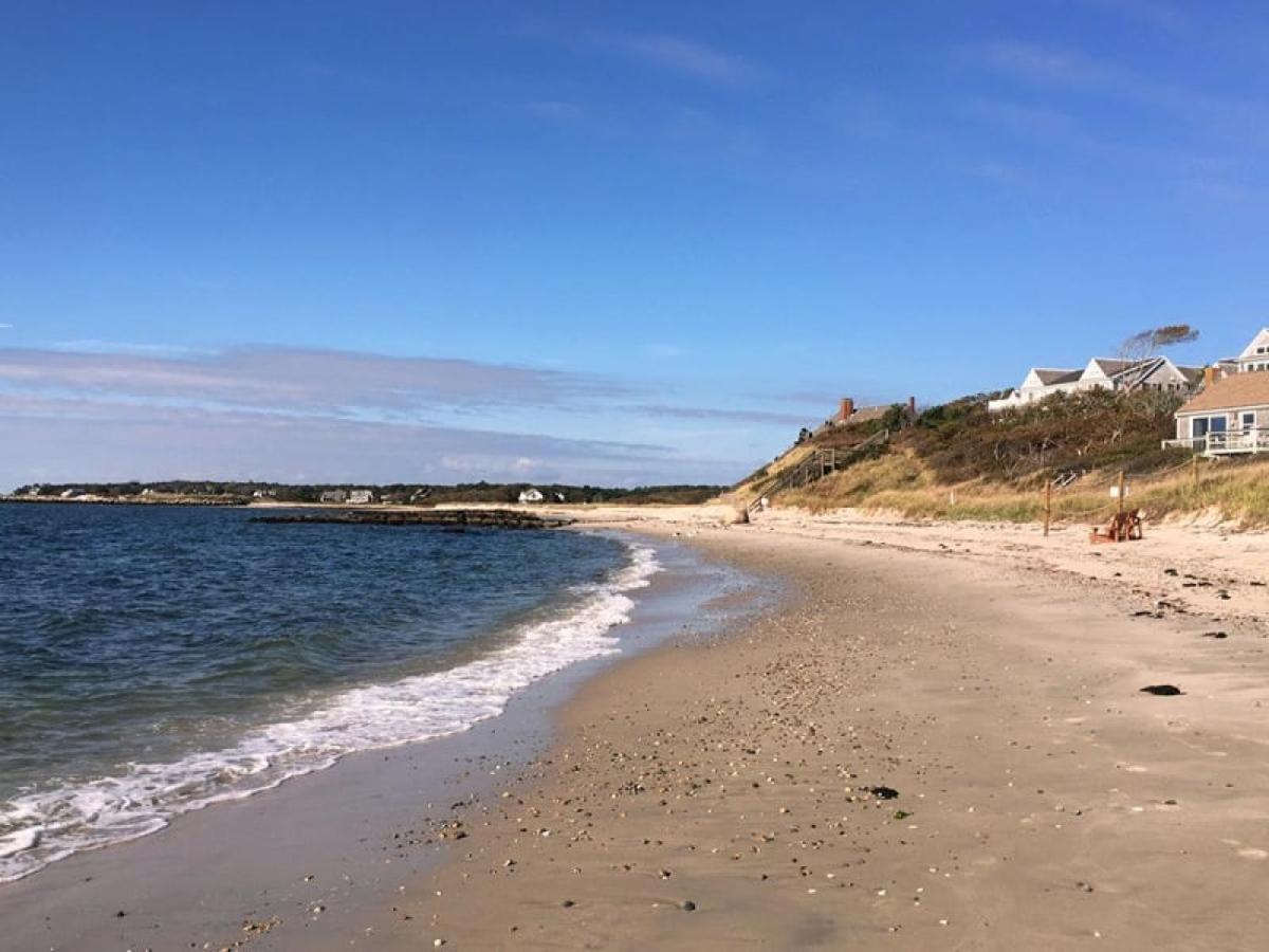 Sea Glass Cottage Near Nantucket Sound Beaches