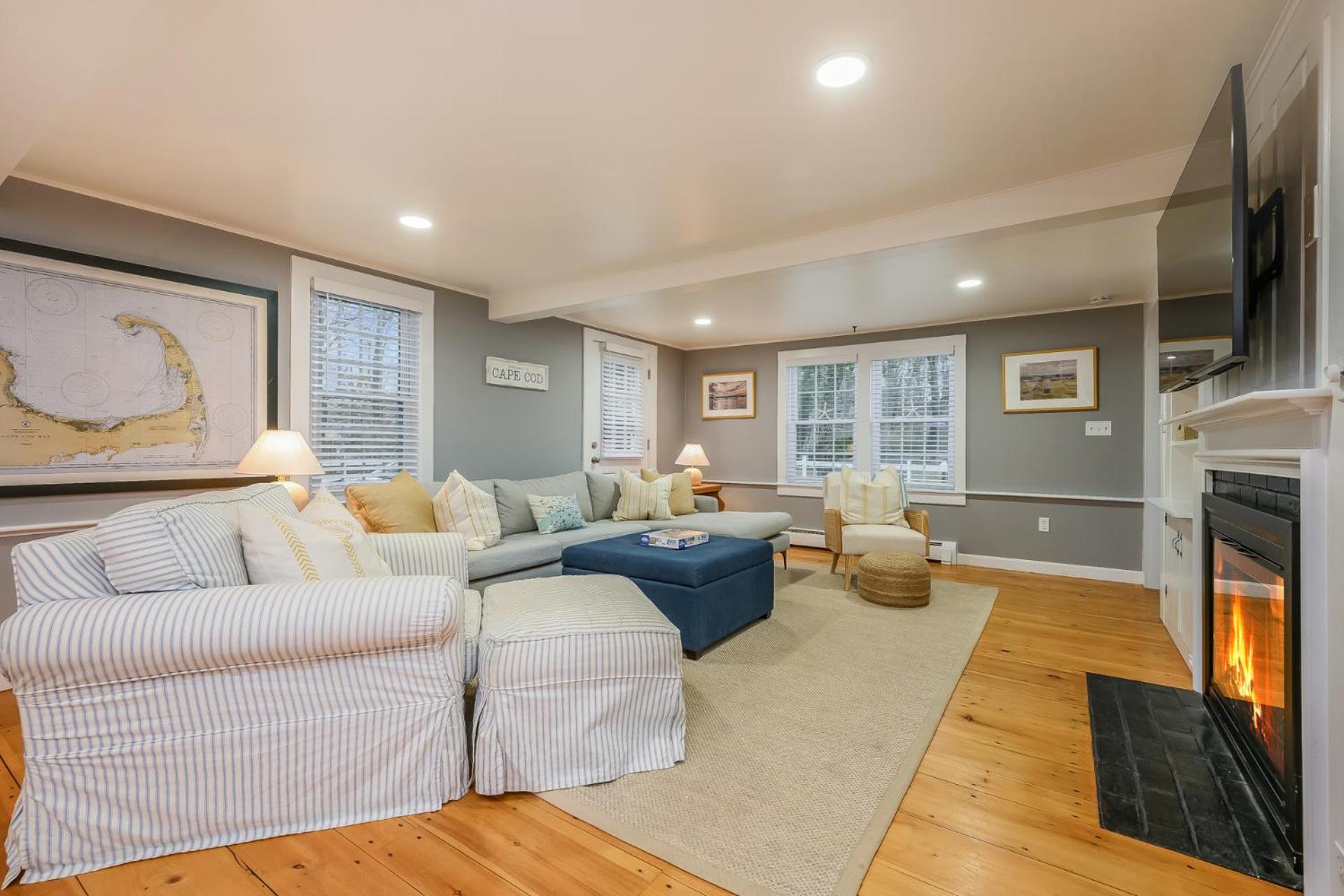 Tide the Knot: Cozy Cape w/ Yard Central A/C view 5