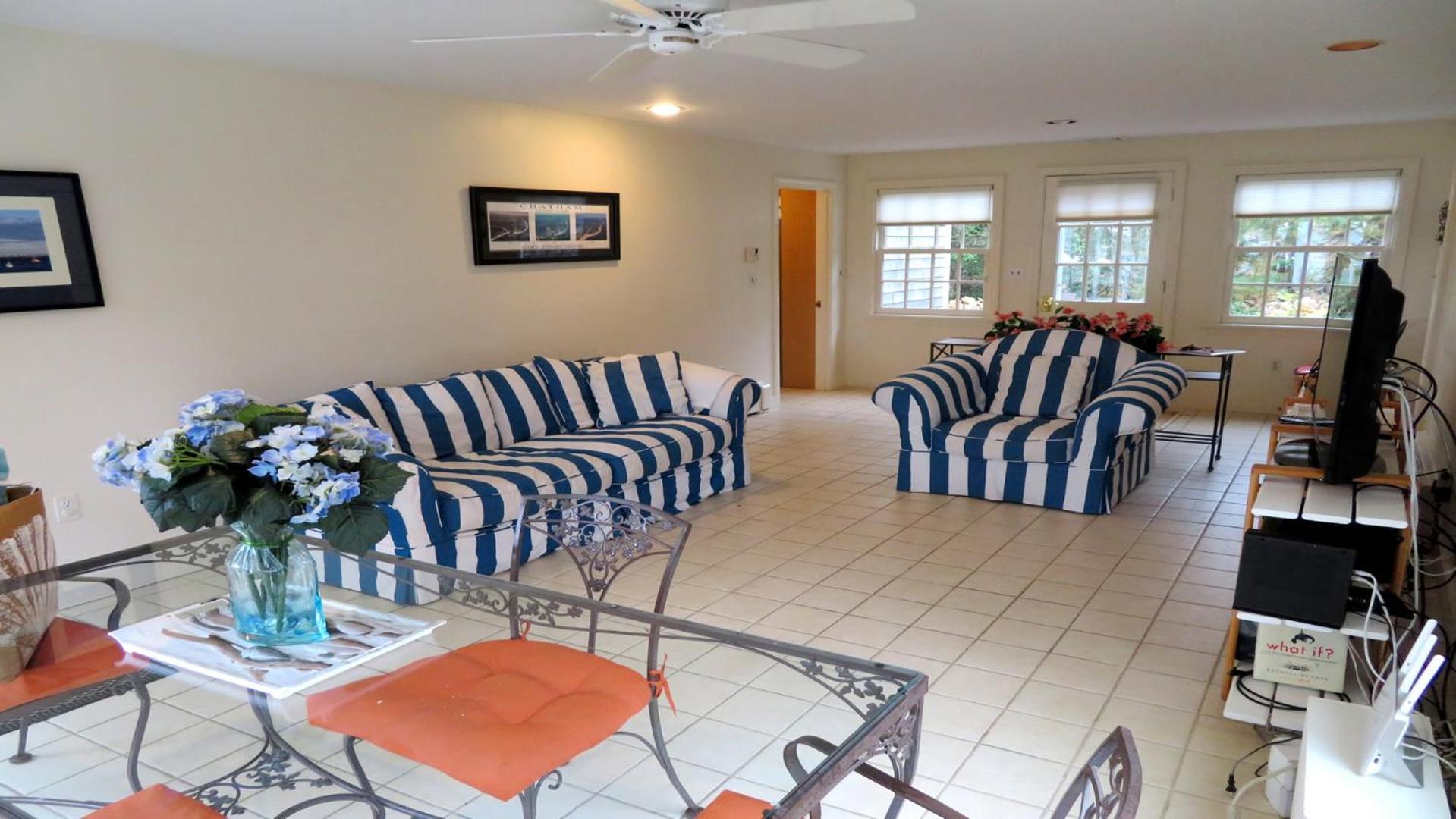 Ocean views Walk to Beach Pet Friendly AC Private view 2
