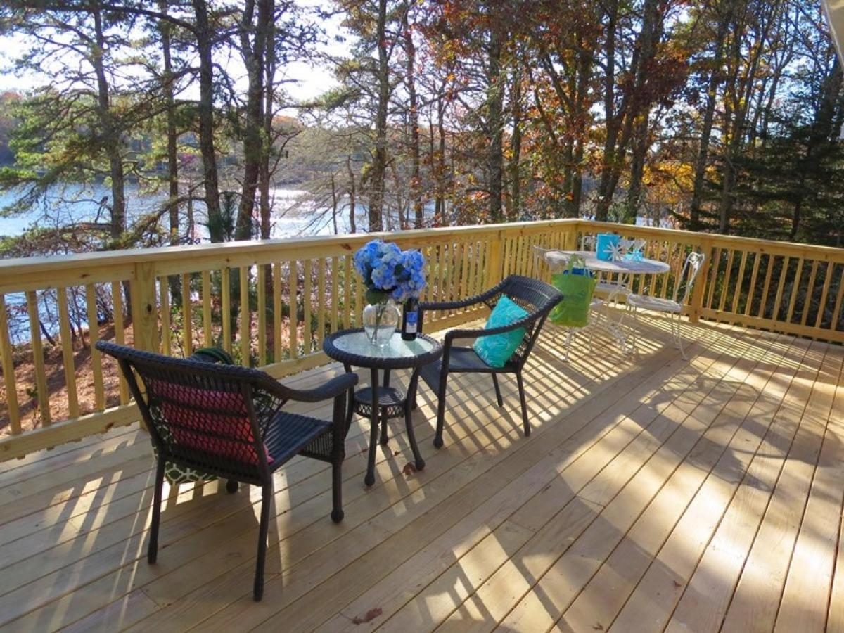 Pond Front Beach Pet Friendly AC WiFi view 4