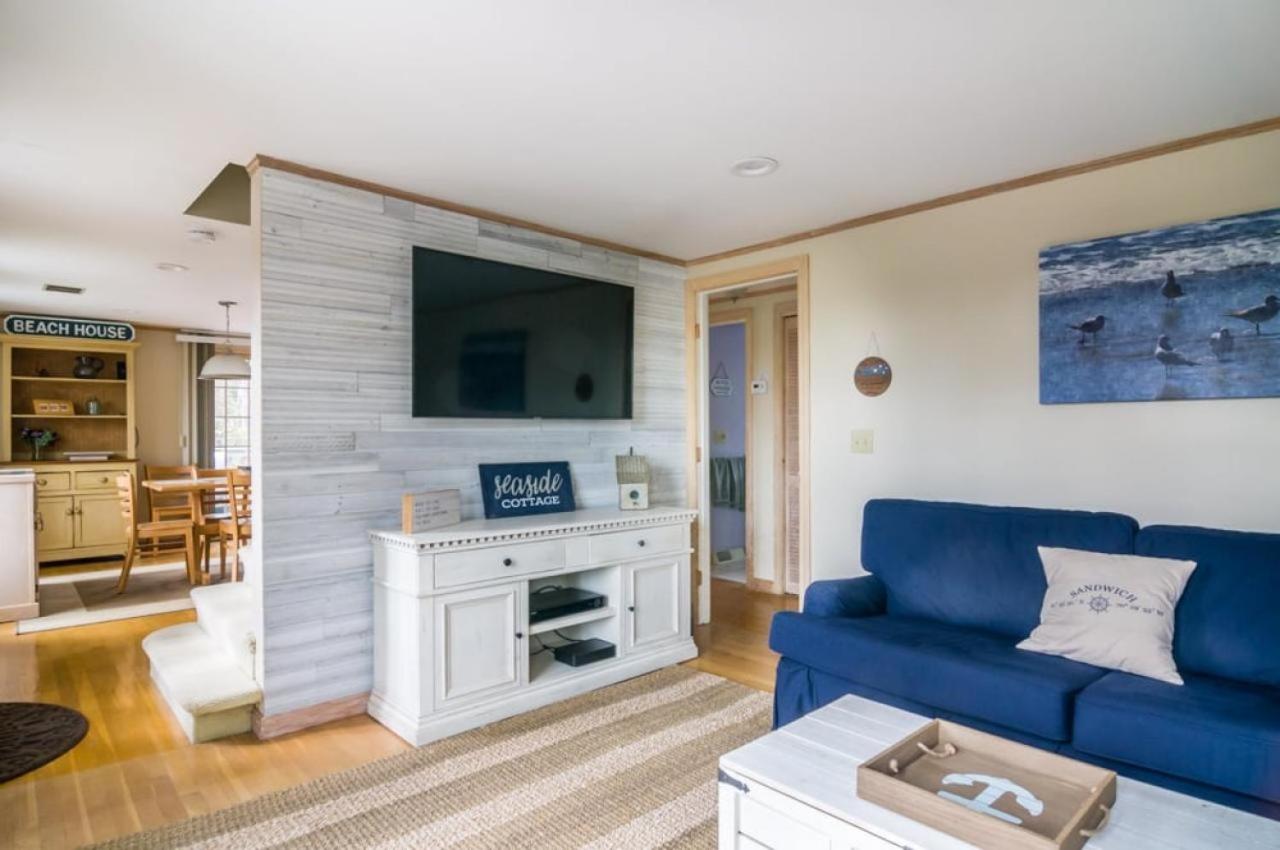 Quiet Cape Cottage—Deck, Firepit AC view 5
